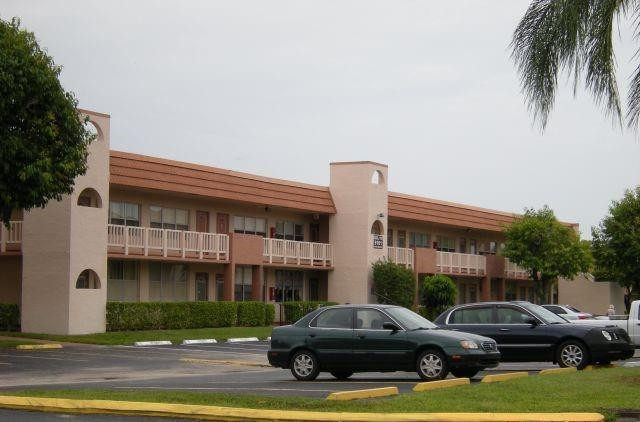 9101 Sunrise Lakes Boulevard 206 — photo