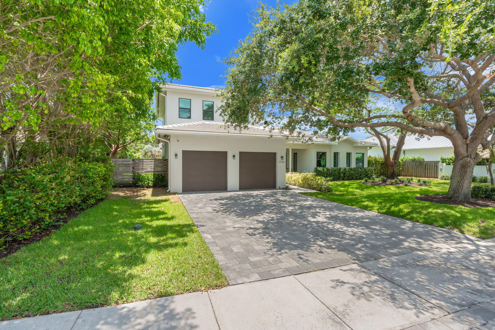 1716 Middle River Drive — photo