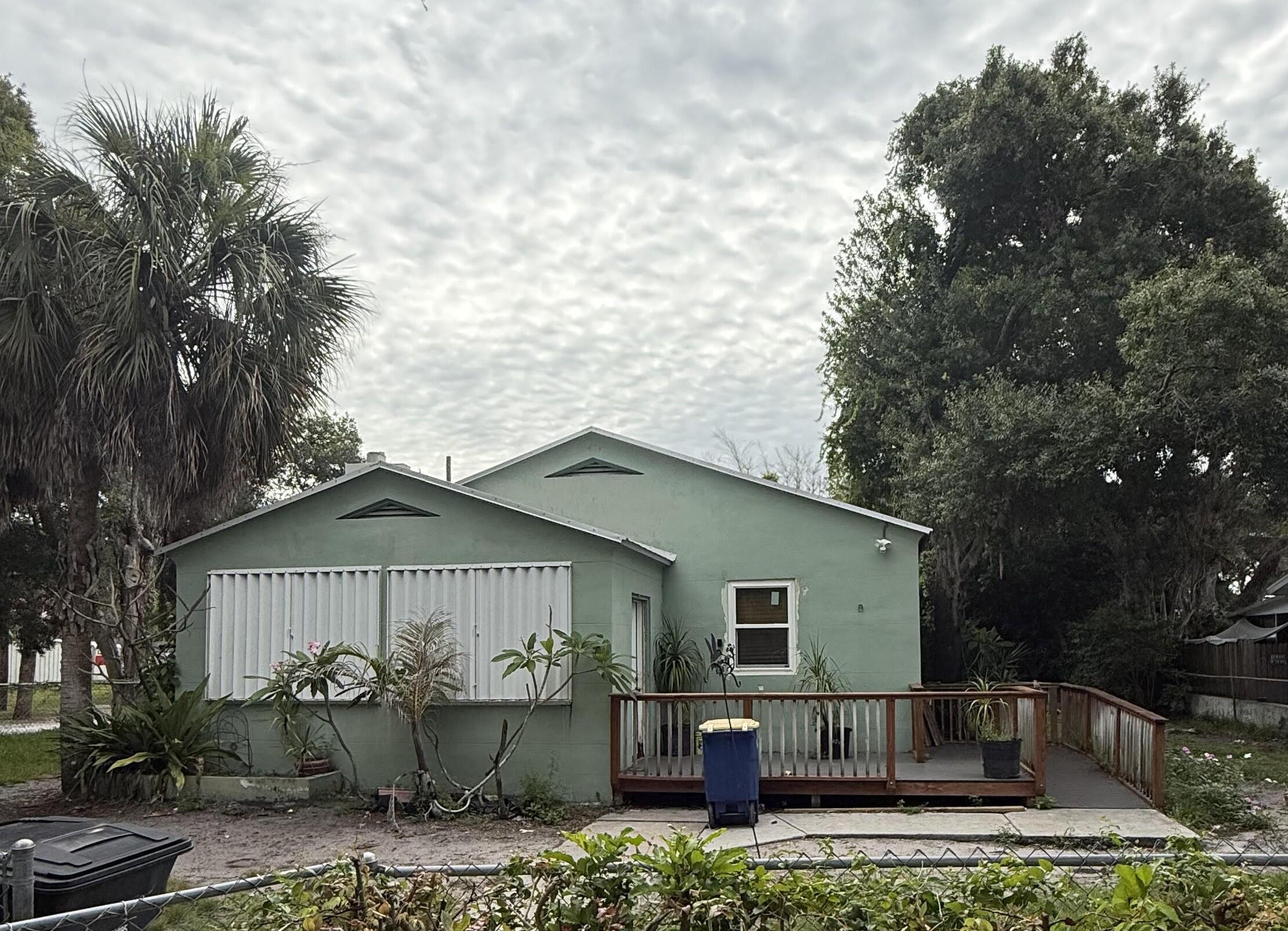 516 Beach Court — photo