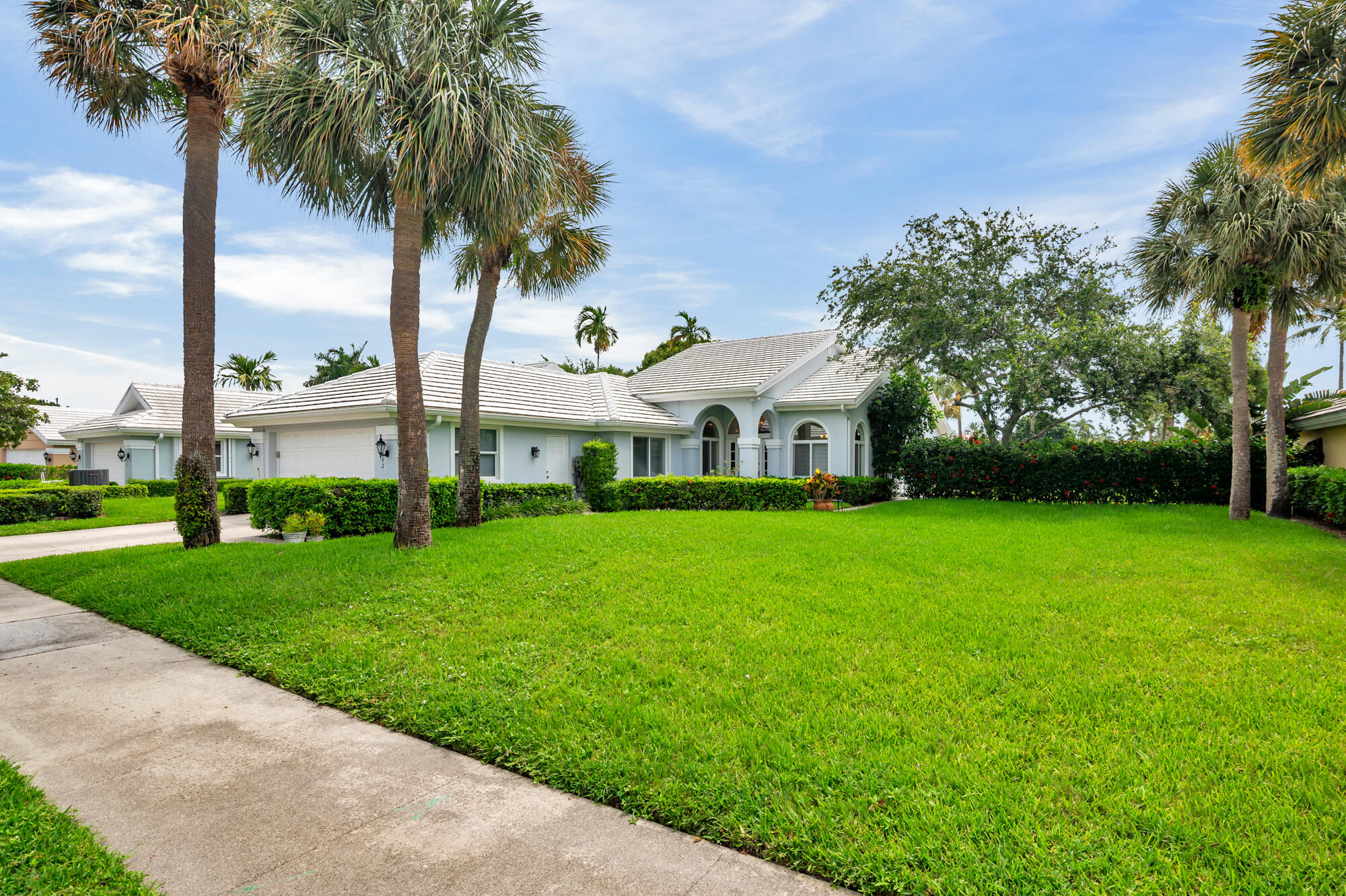2402 Saratoga Bay Drive — photo