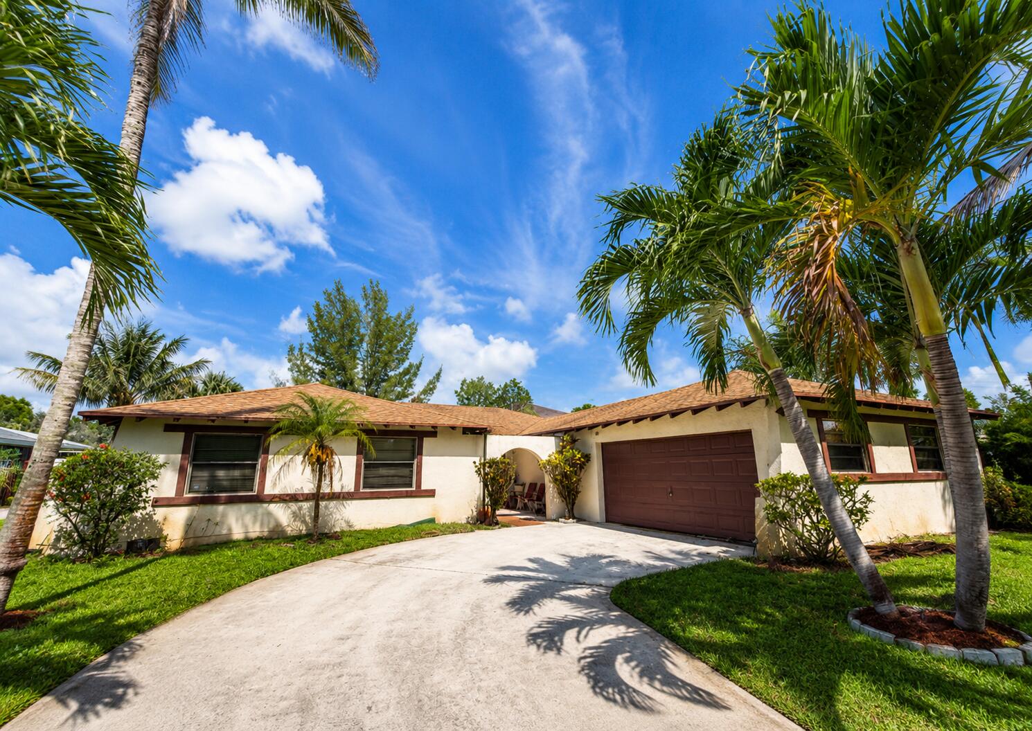 915 Ryanwood Drive — photo