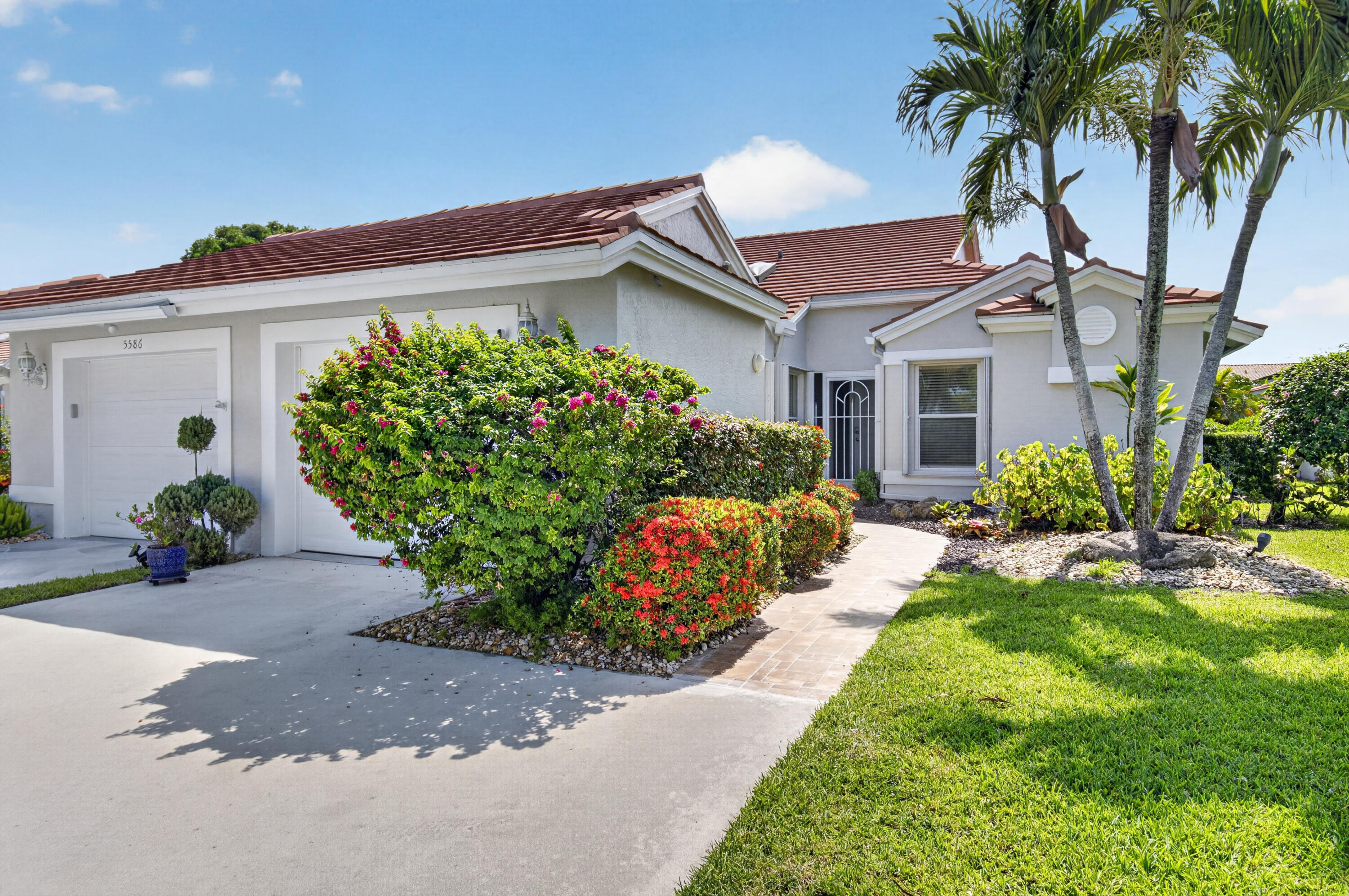 5590 Royal Lake Circle — photo