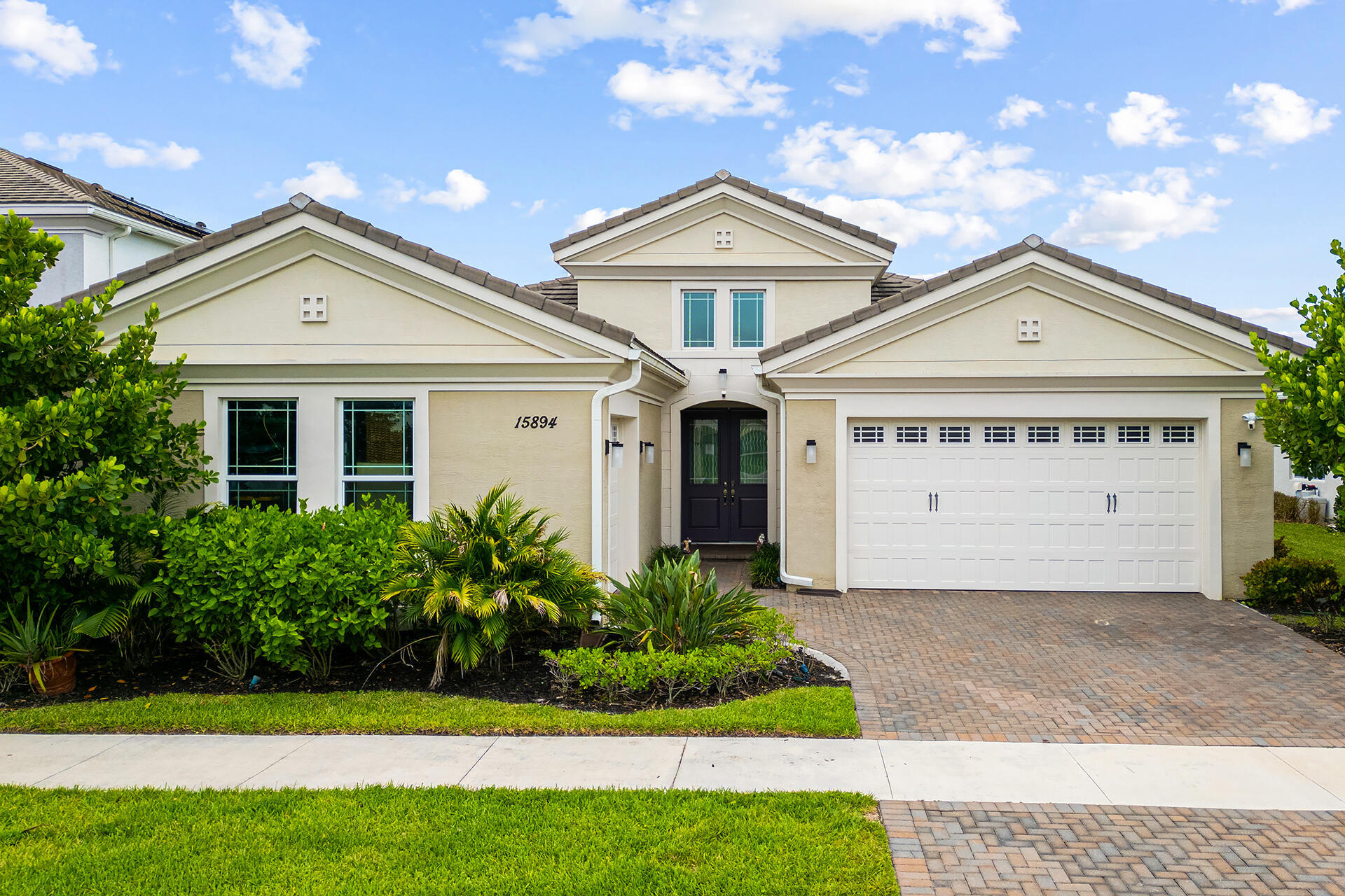 15894 Meadowlark Court — photo