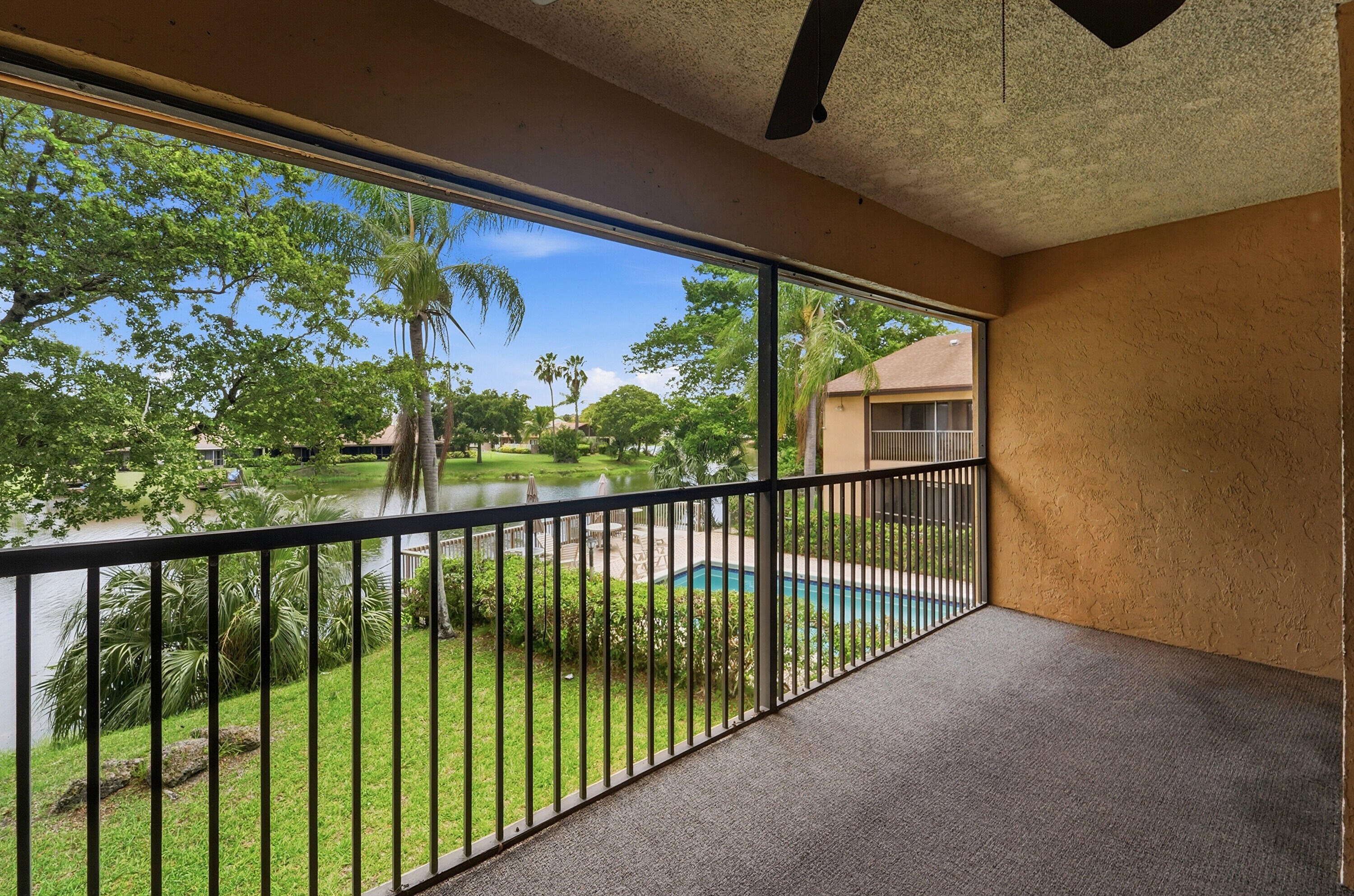 1033 Banks Road 203 — photo