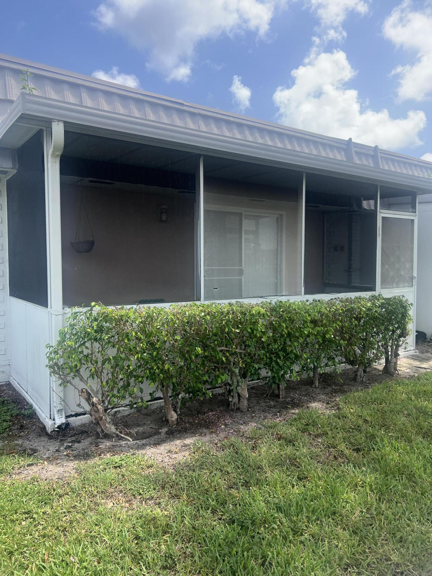 62 Valencia C — photo