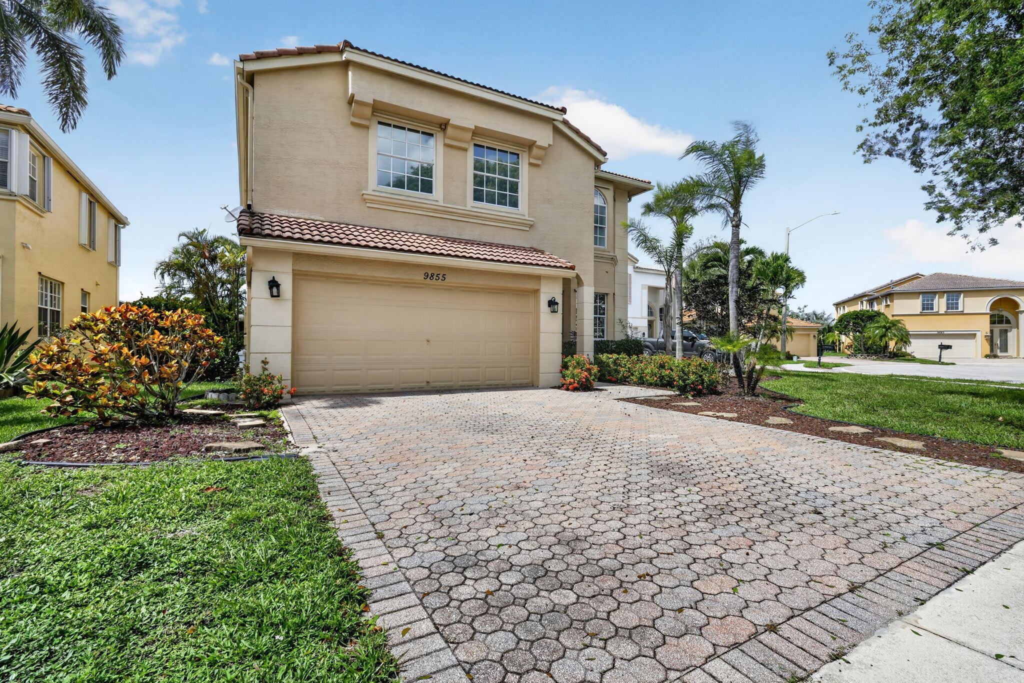 9855 Woolworth Court — photo