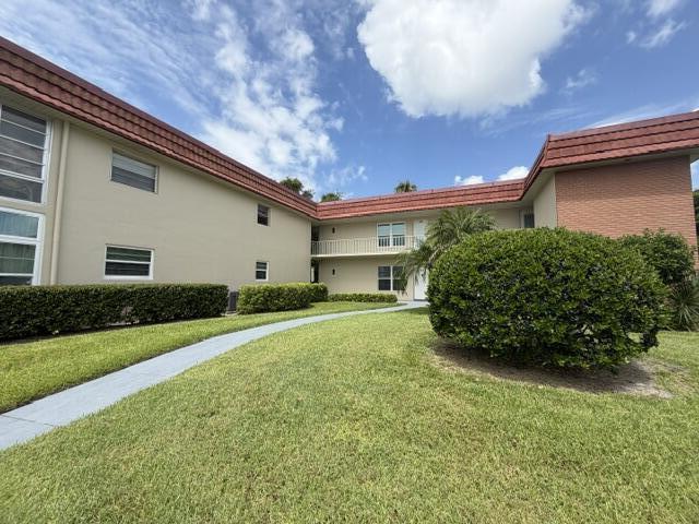 16 Vista Palm Lane 105 — photo