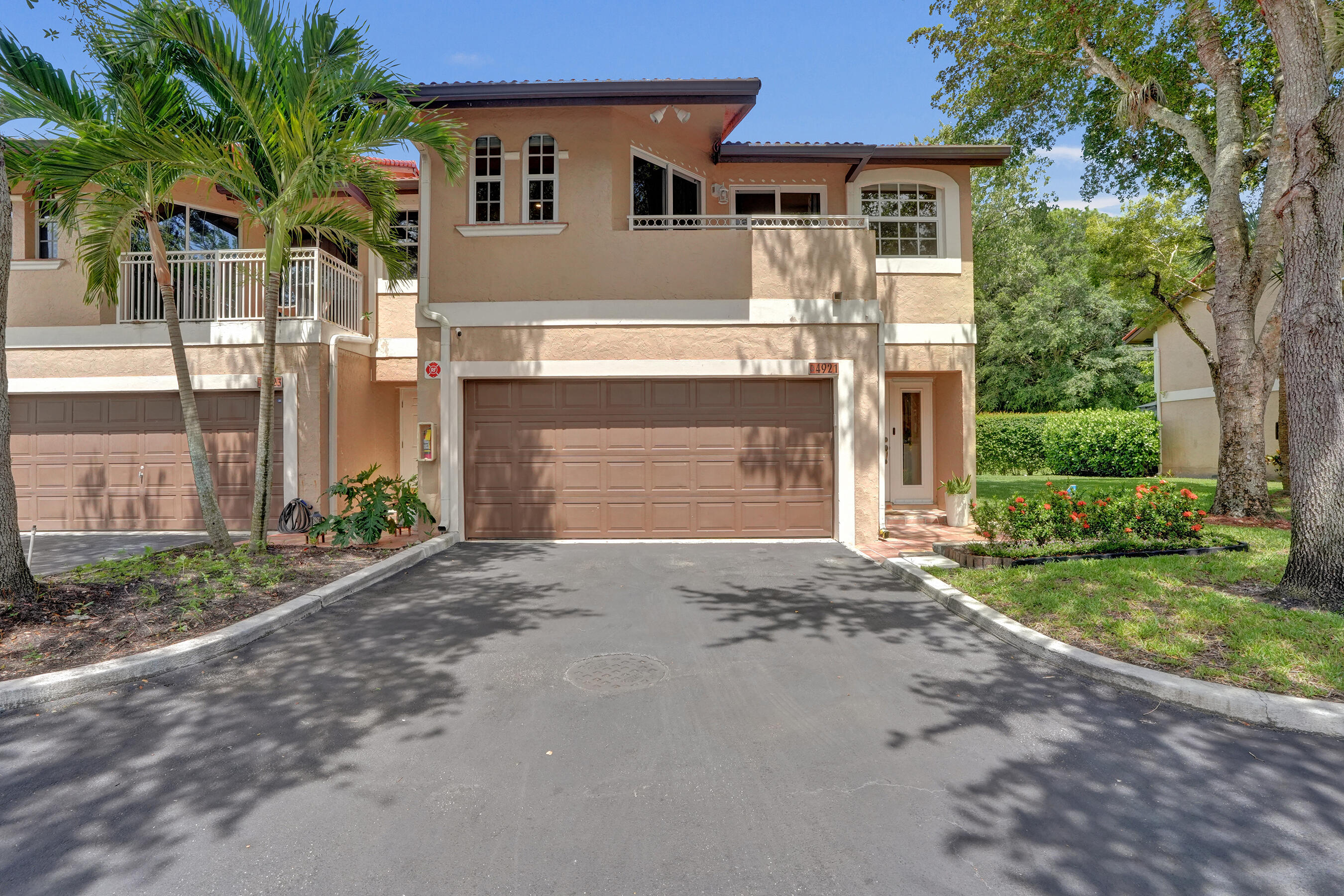 4921 Riverside Drive 606 — photo