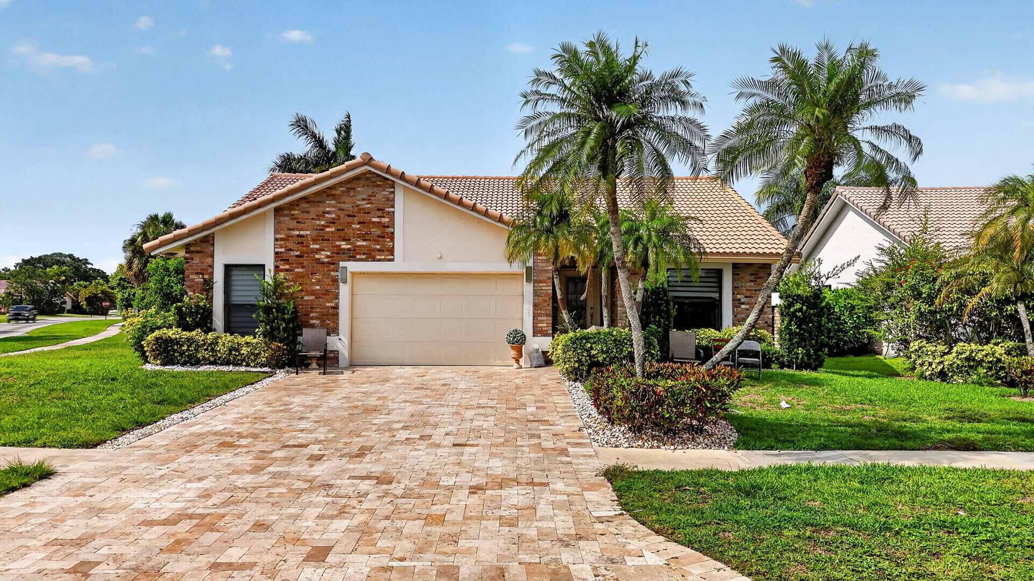10065 Camelback Lane — photo