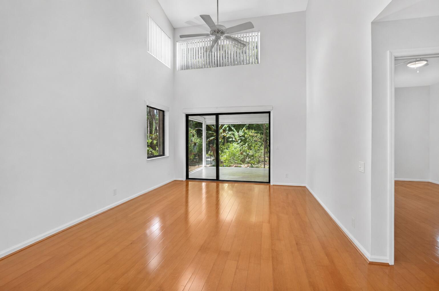 21692 Cromwell Circle — photo