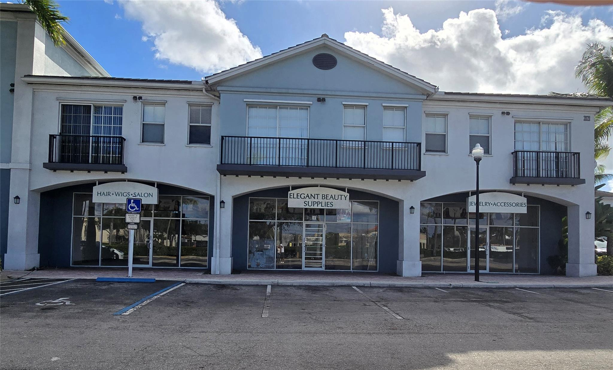 3920 W Broward Boulevard #8 — photo