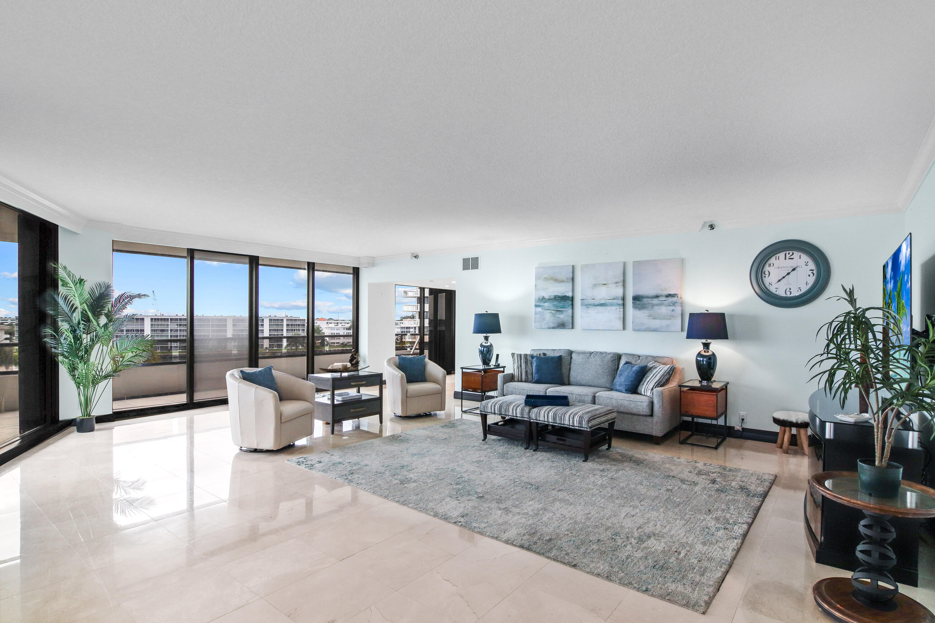 100 Lakeshore Drive 458 — photo