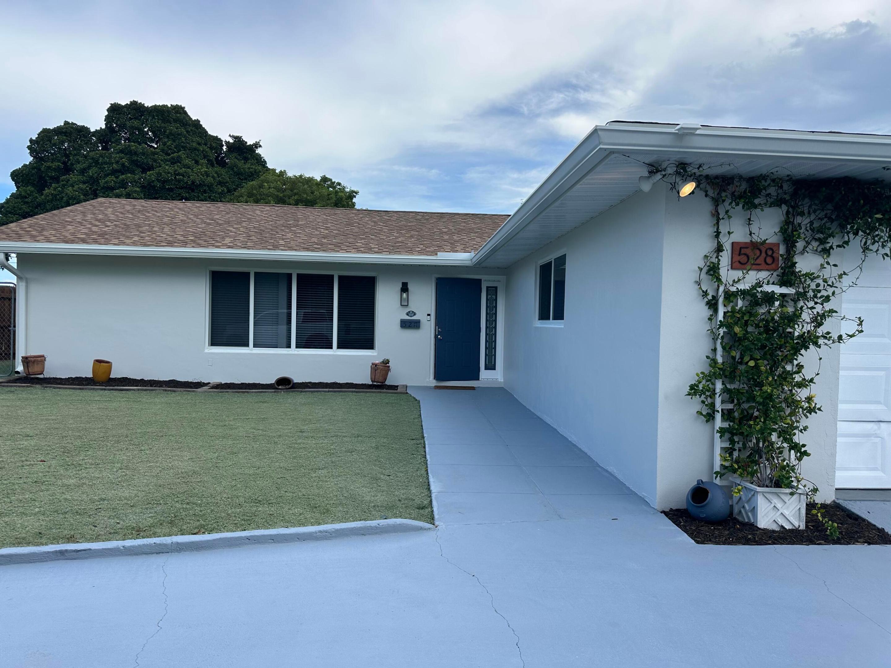 528 Date Palm Drive — photo