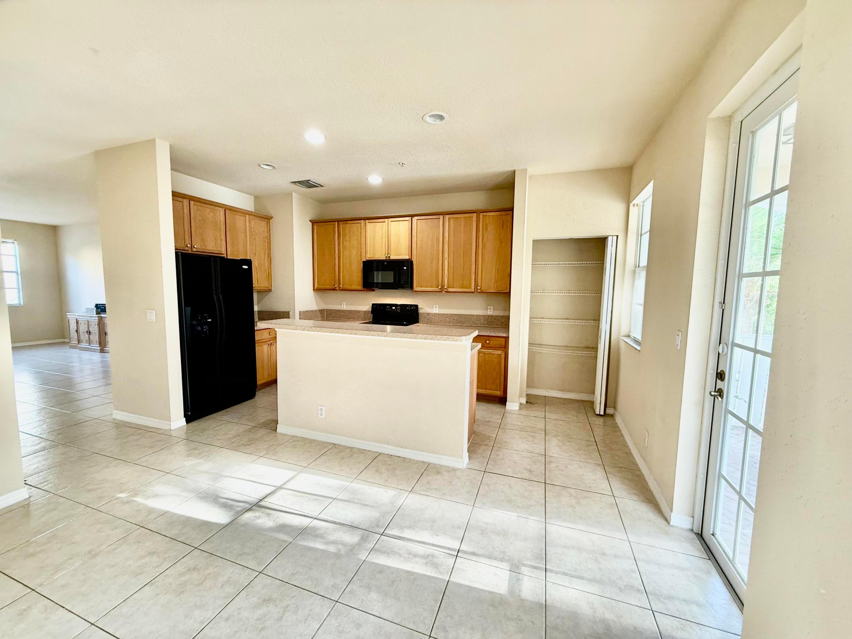 335 E Thatch Palm Circle #104, Jupiter, FL 33458 — photo 2