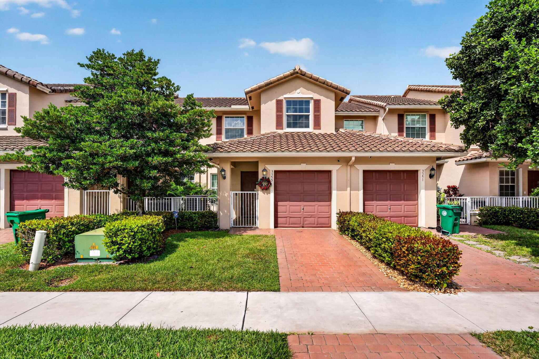 3355 Lakeside Drive — photo