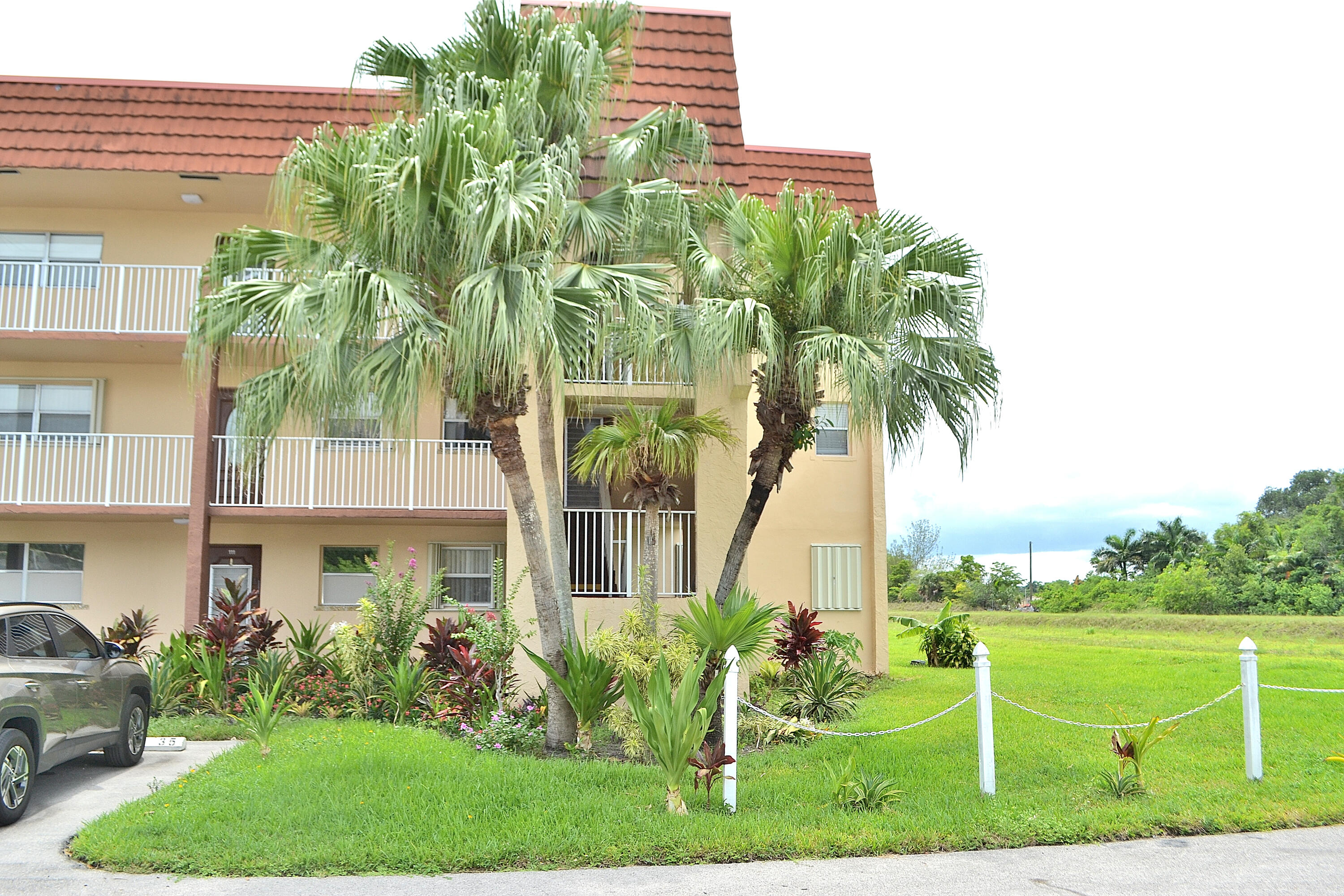 8841 Sunrise Lakes Boulevard 112 — photo