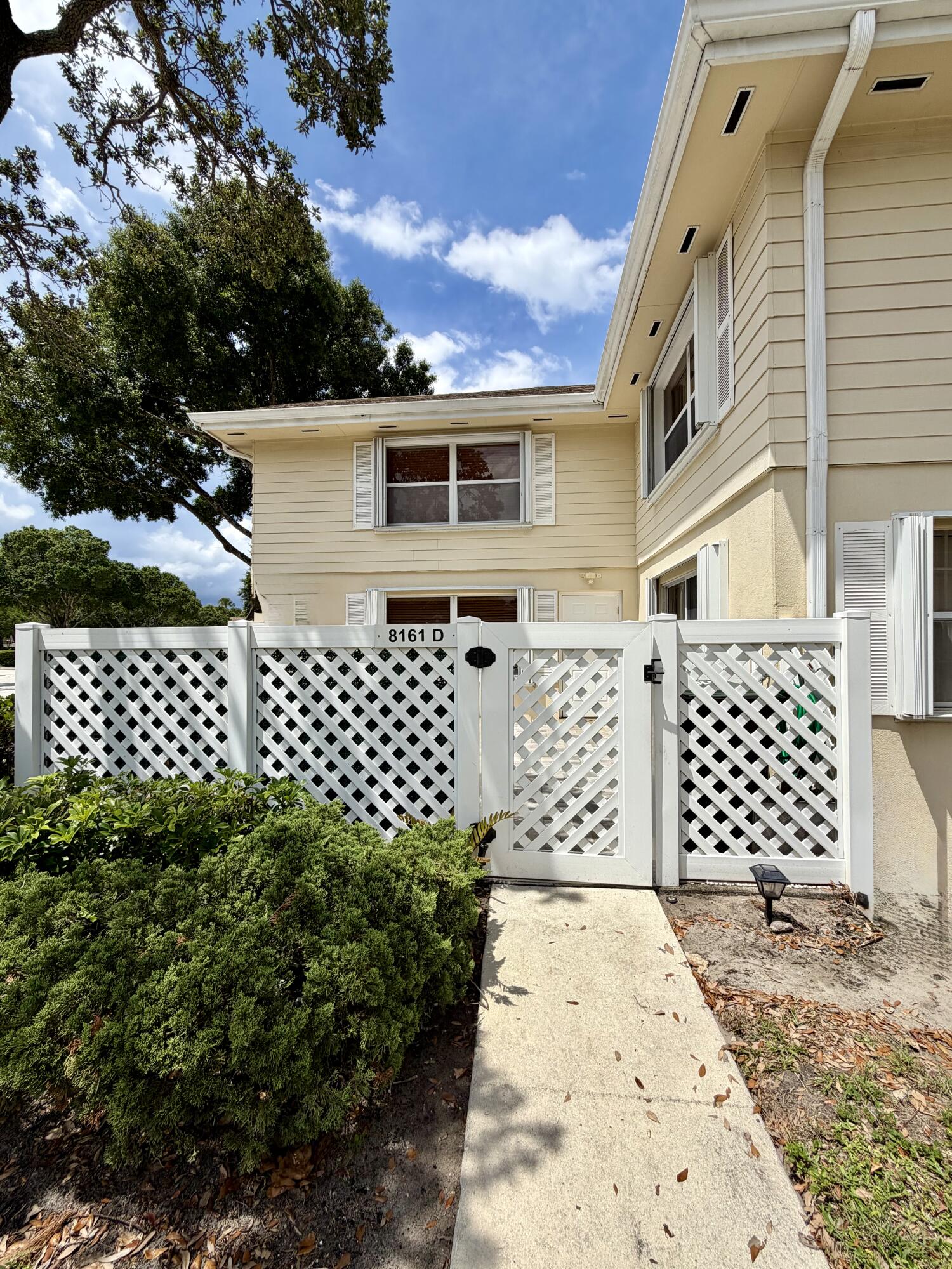 8161 Andover Court 61D — photo