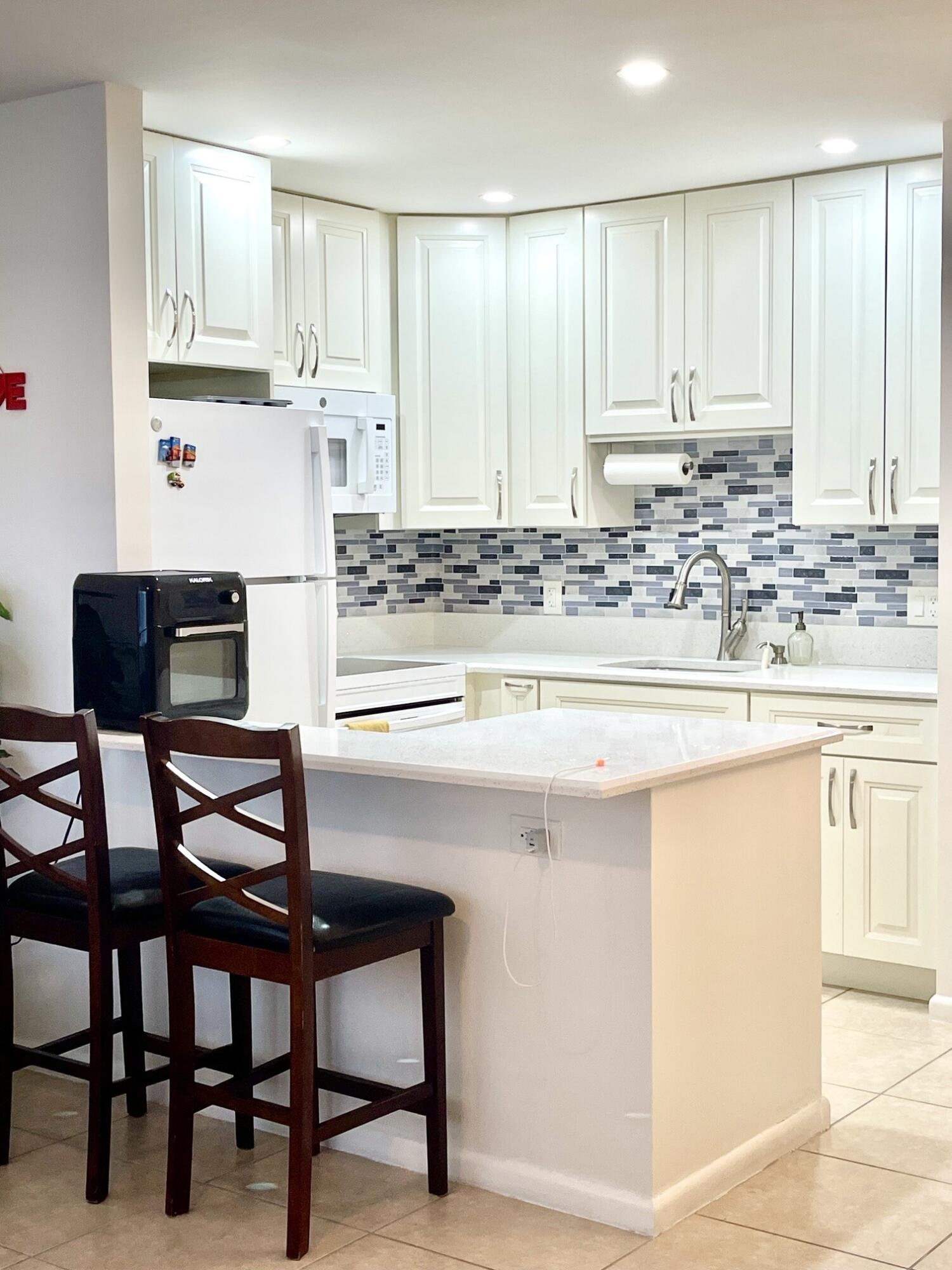 111 Kent G Street 111 — photo