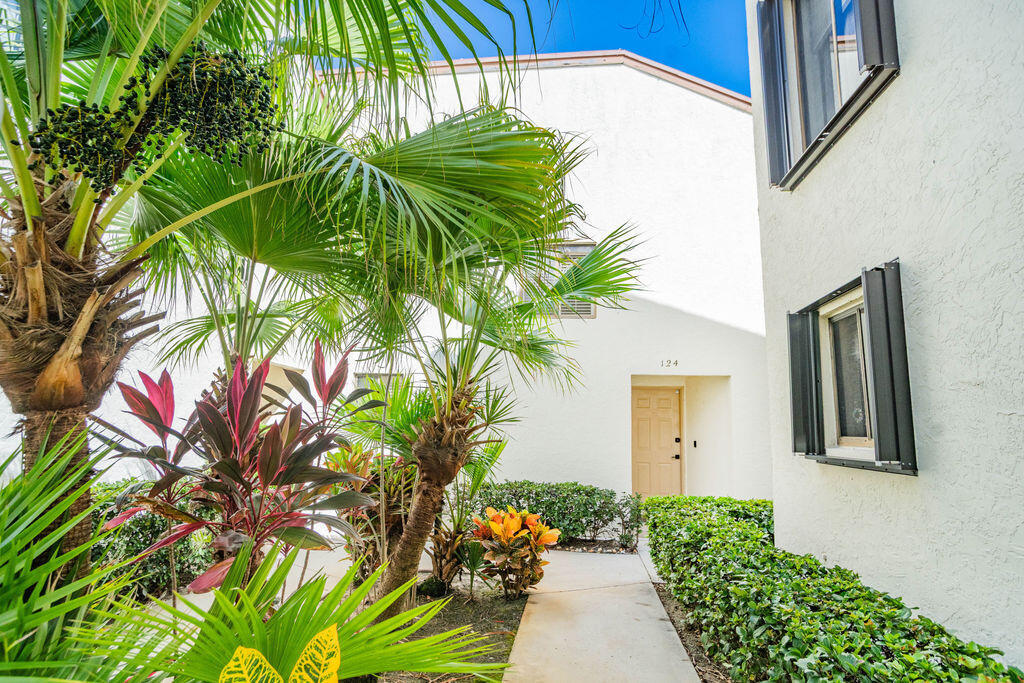 950 S Kanner Hwy Highway Townhouse 124 — photo