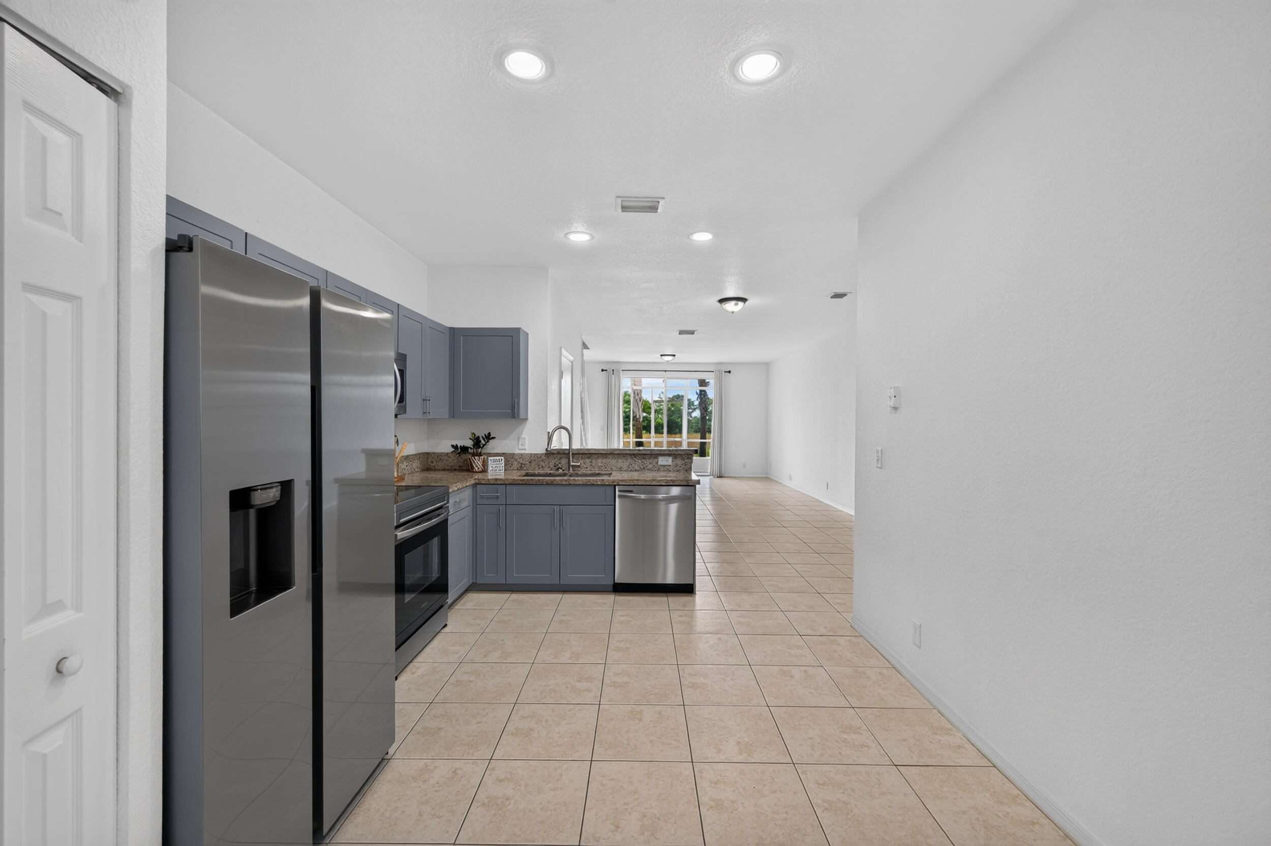 2391 Pasadena Way — photo