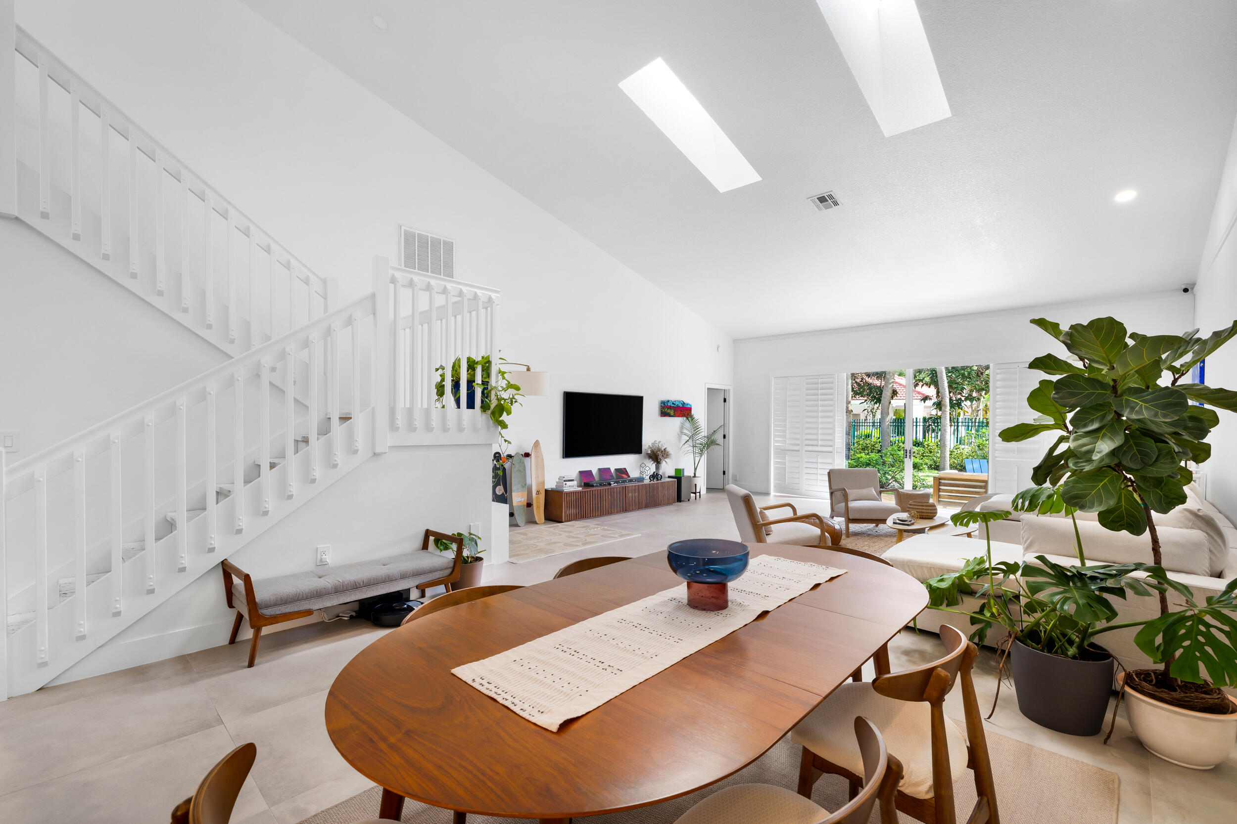 4117 W Palm Aire Drive B2 — photo
