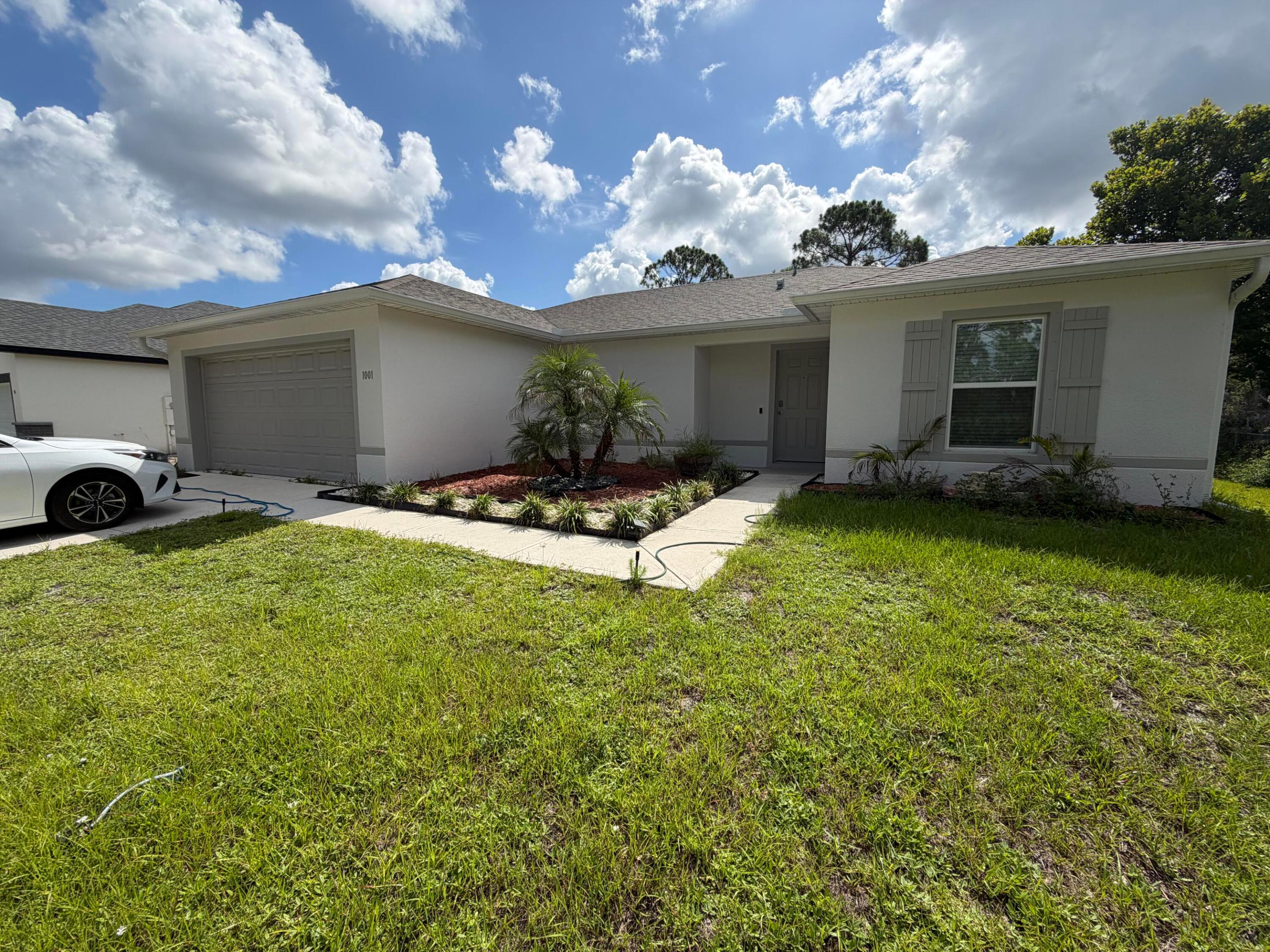 1001 Happiness Avenue SW — photo