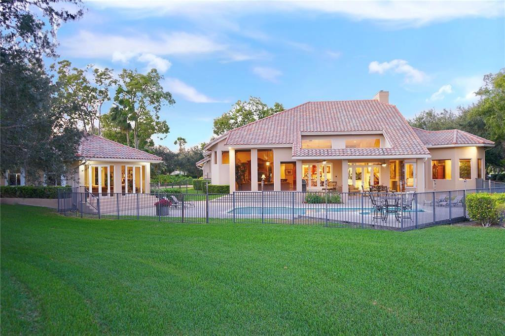 3190 Willow Lane — photo