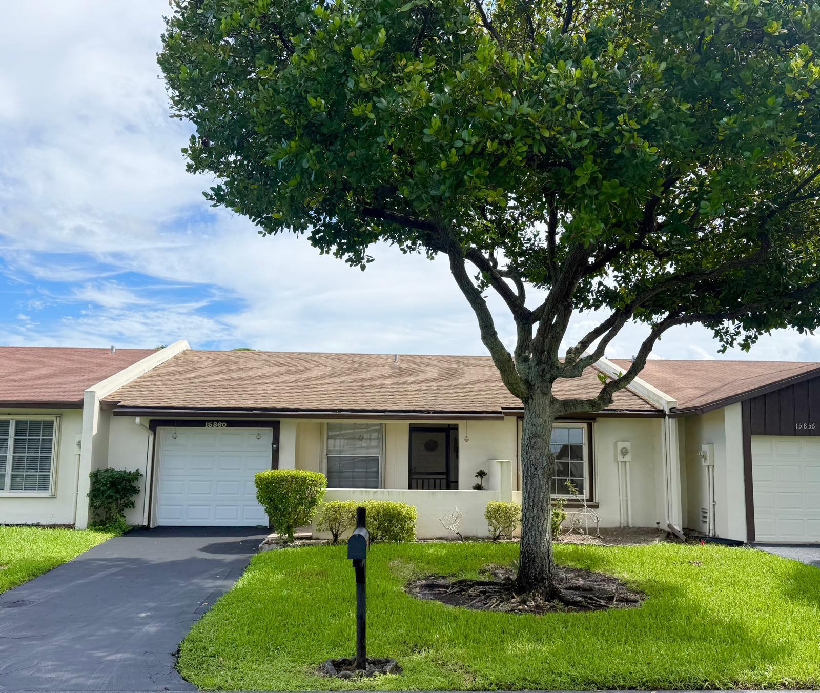 15860 Laurel Oak Circle — photo