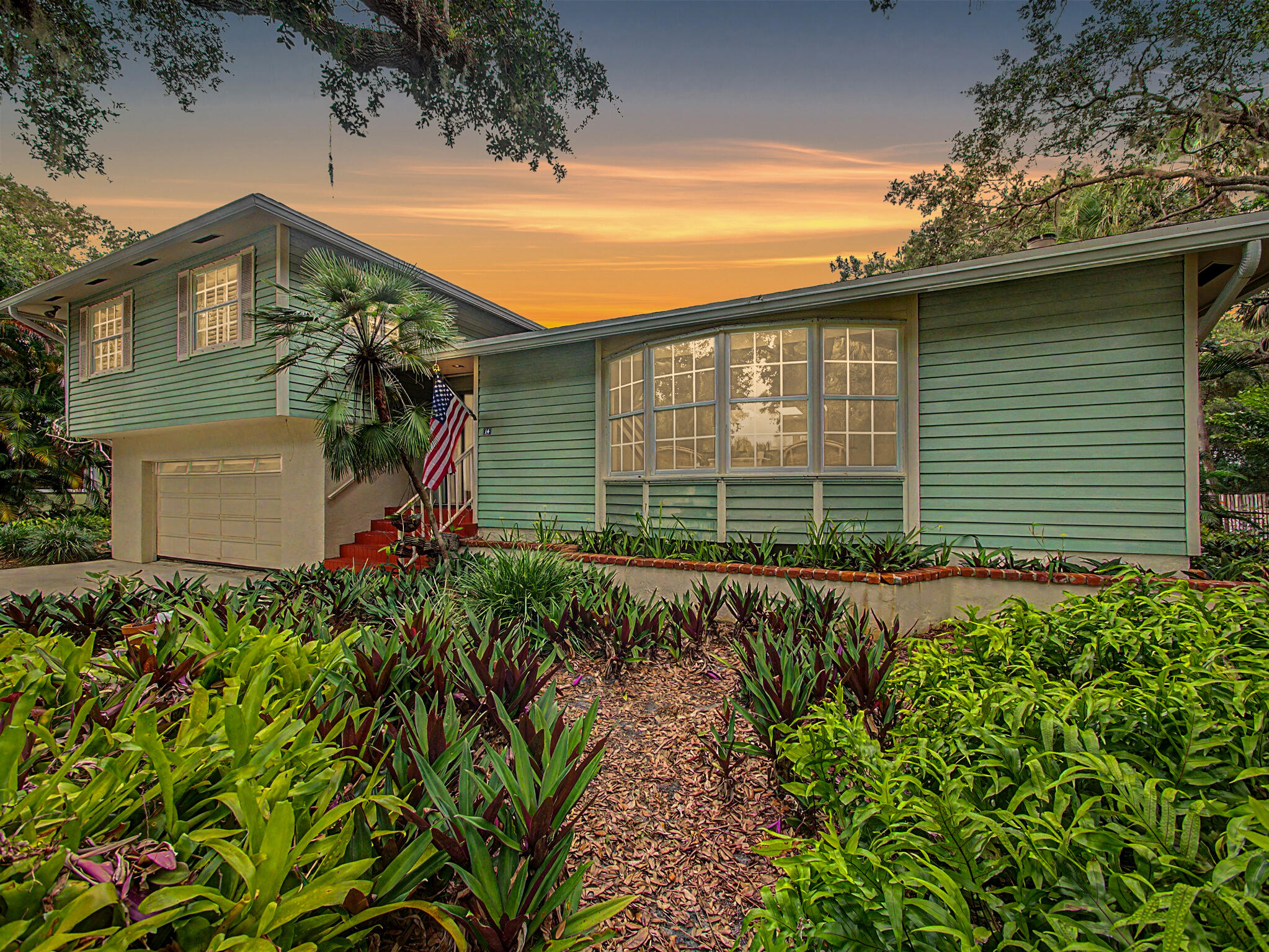 14 Emarita Way — photo
