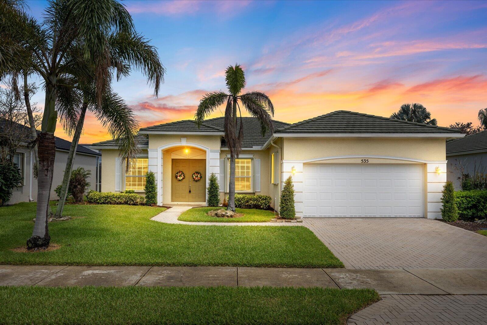 535 SW Lake Manatee Way — photo