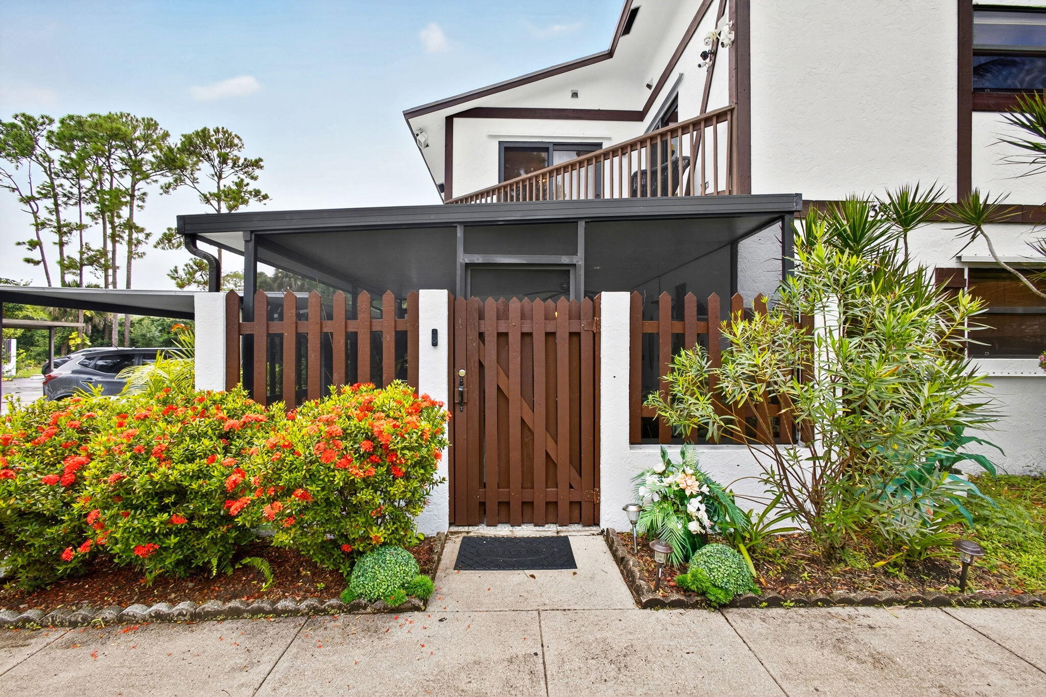 2399 Lena Lane — photo