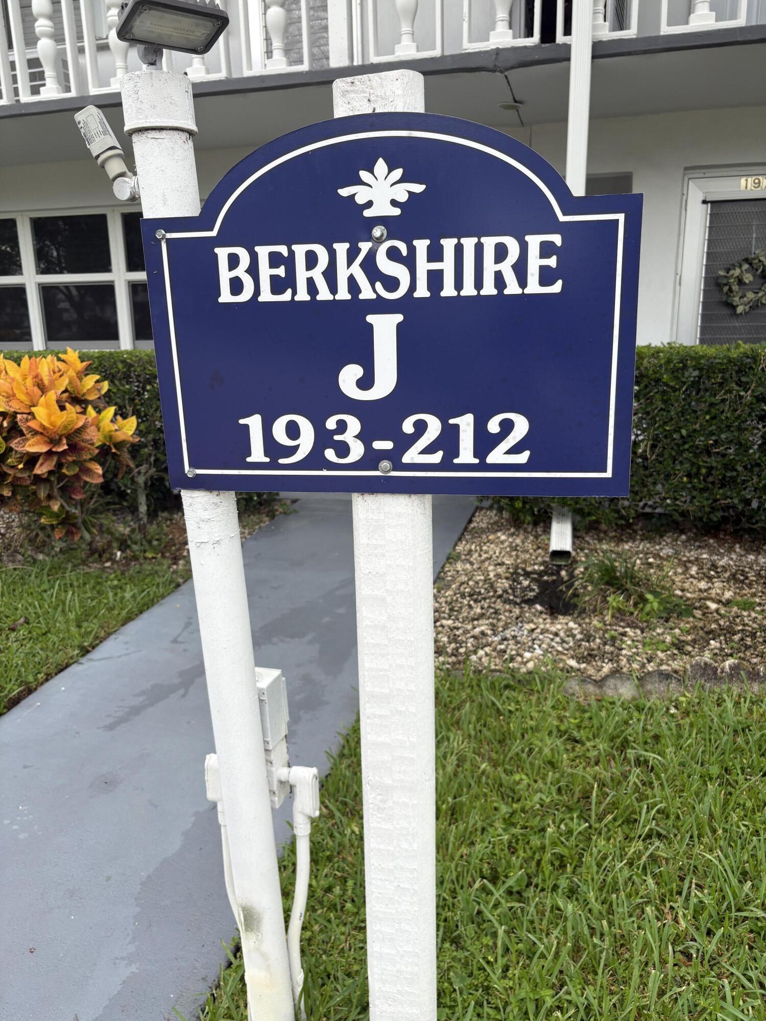 200 Berkshire J — photo