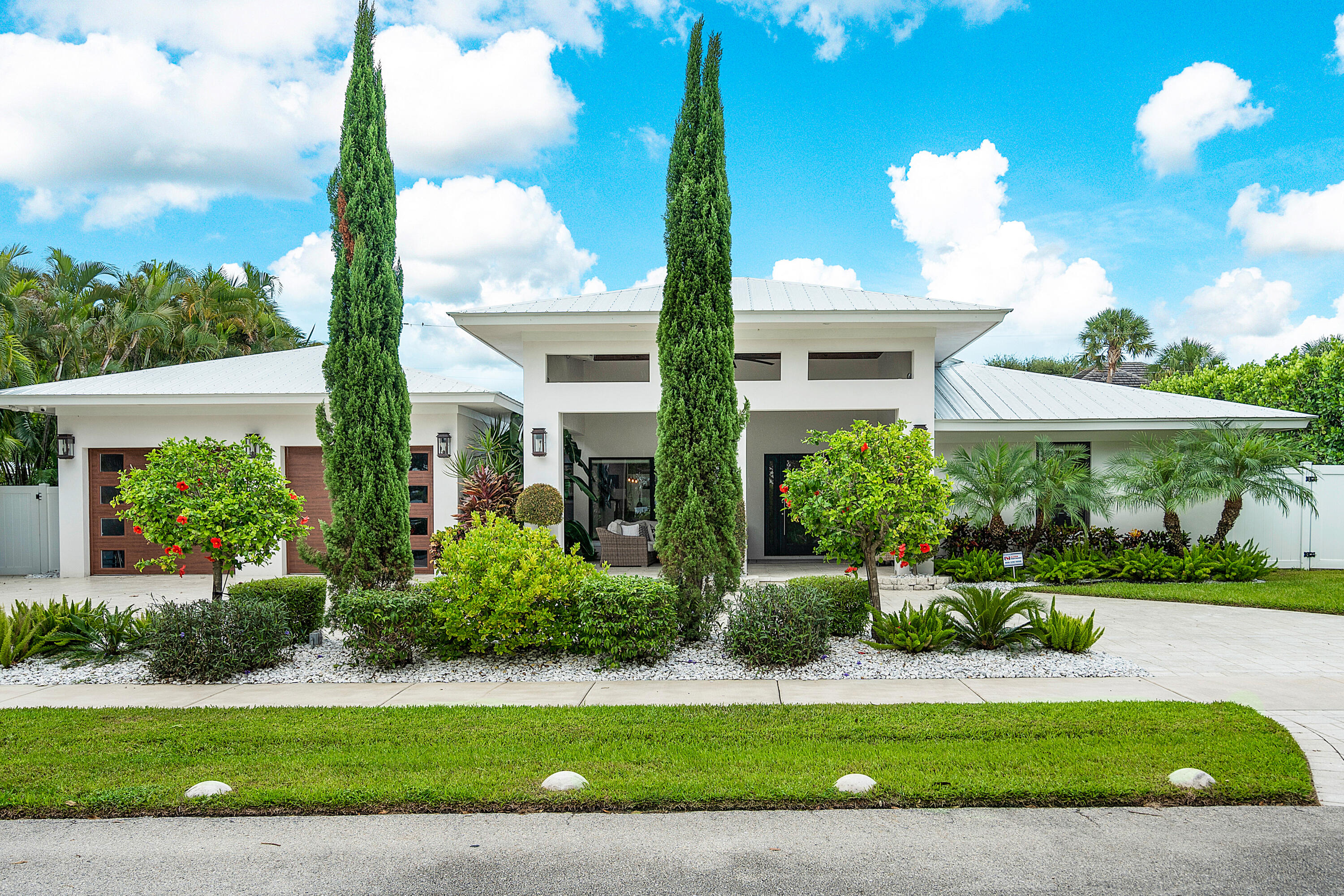 1117 Lake Drive — photo