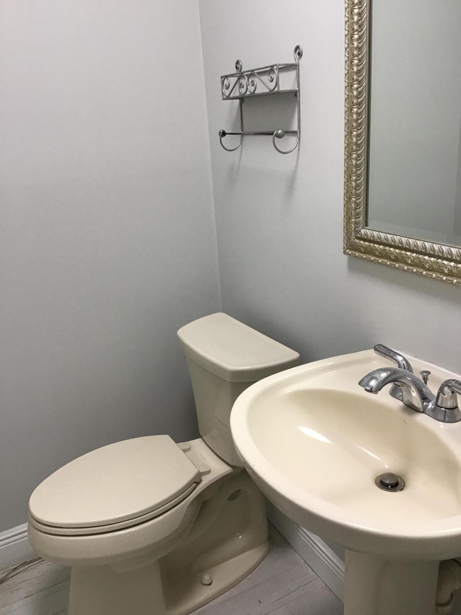 812 SE 8th Avenue, Deerfield Beach, FL — photo