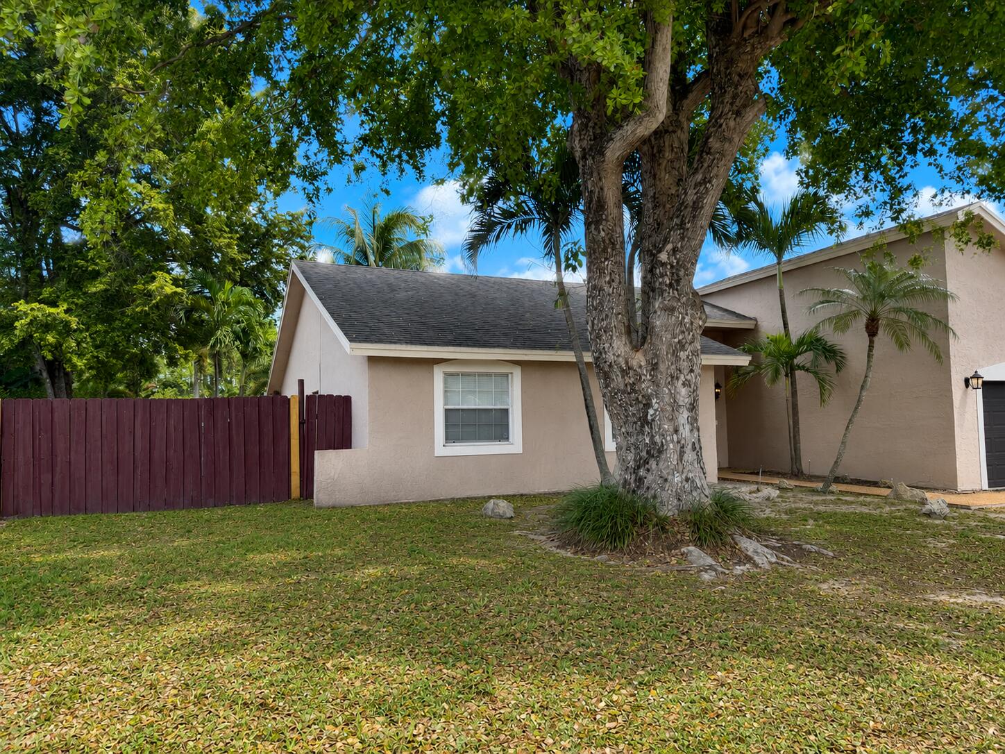 Home in Lauderhill, FL 33351 — photo 2