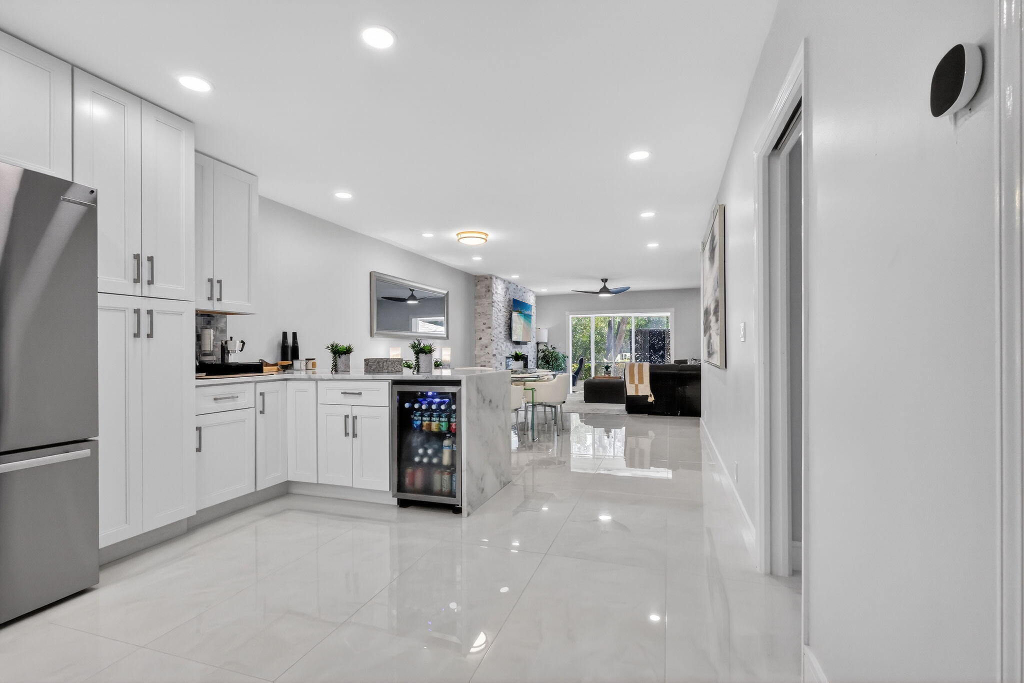700 NE Harbour Terrace 1250 — photo