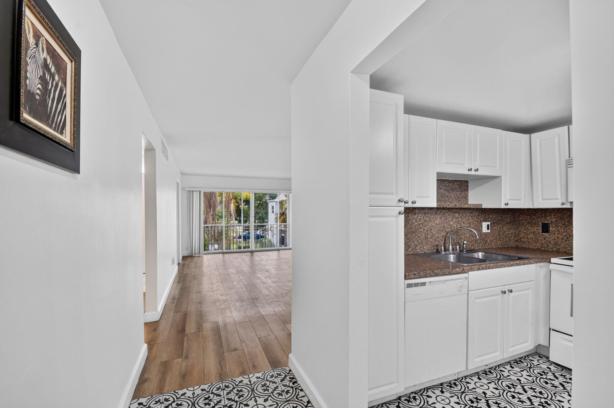 1505 Crescent Circle B24 — photo