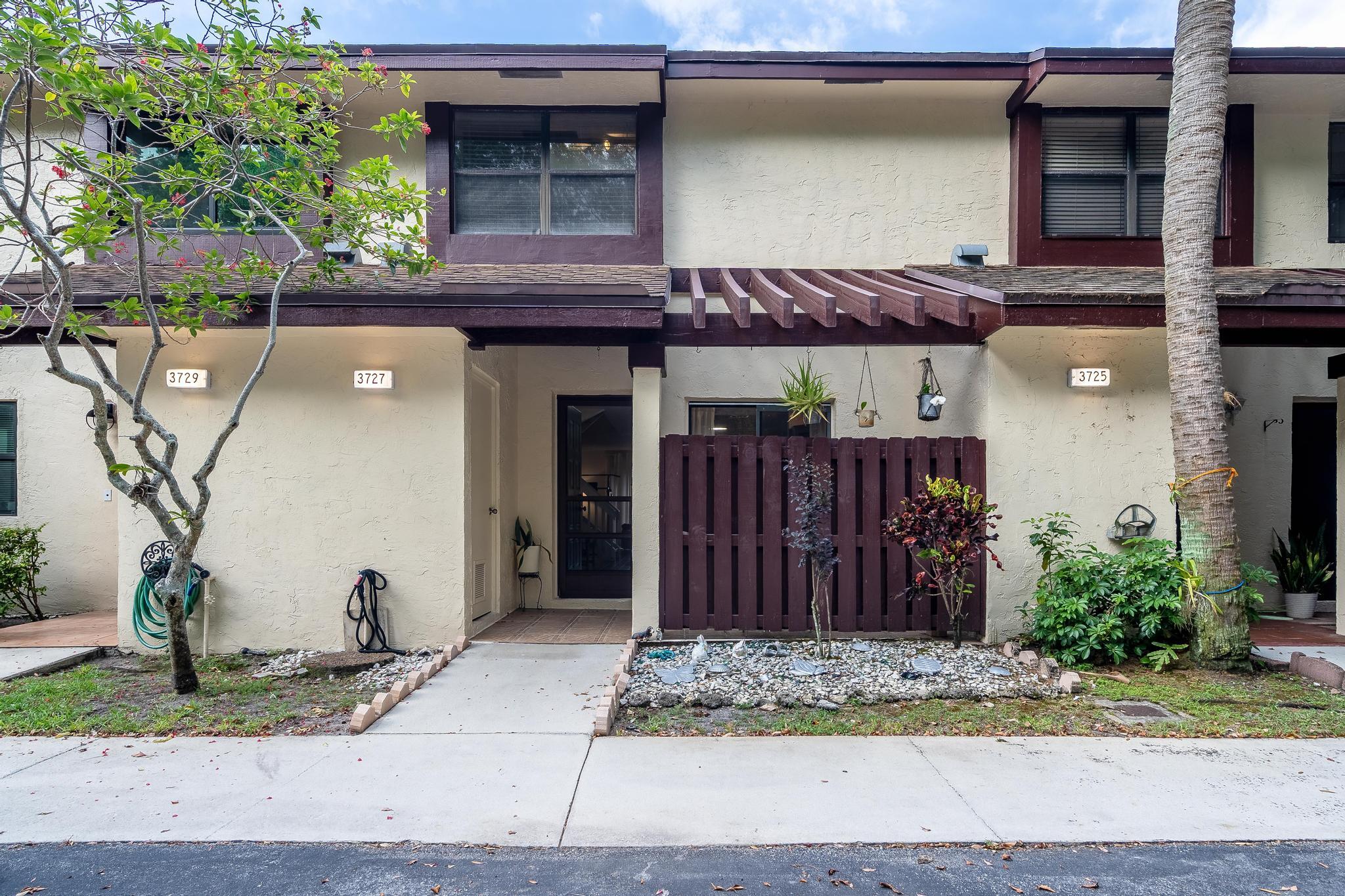 3727 Carambola Circle N 2823 — photo