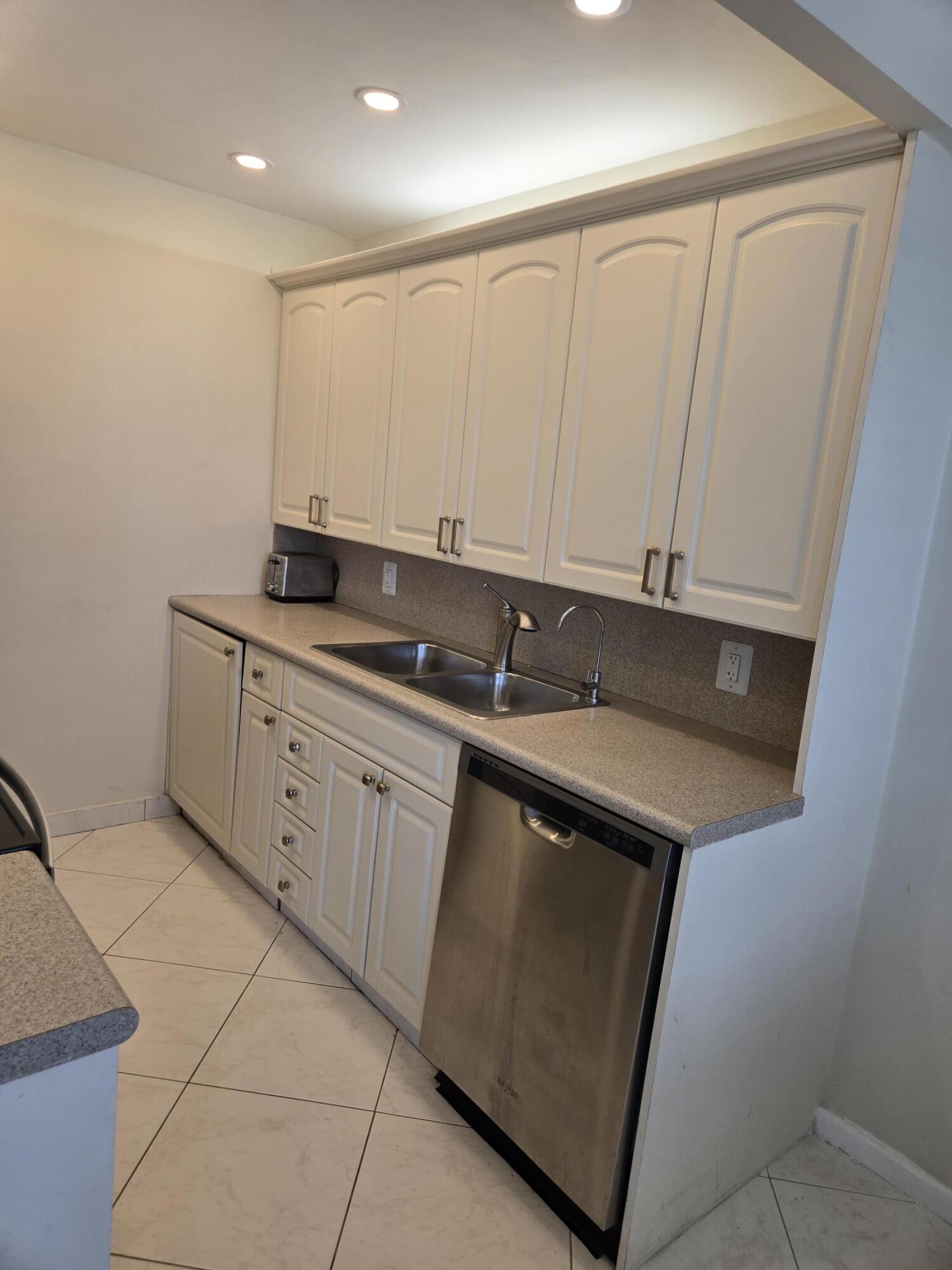 2031 Exeter, Boca Raton, FL 33434 — photo 2