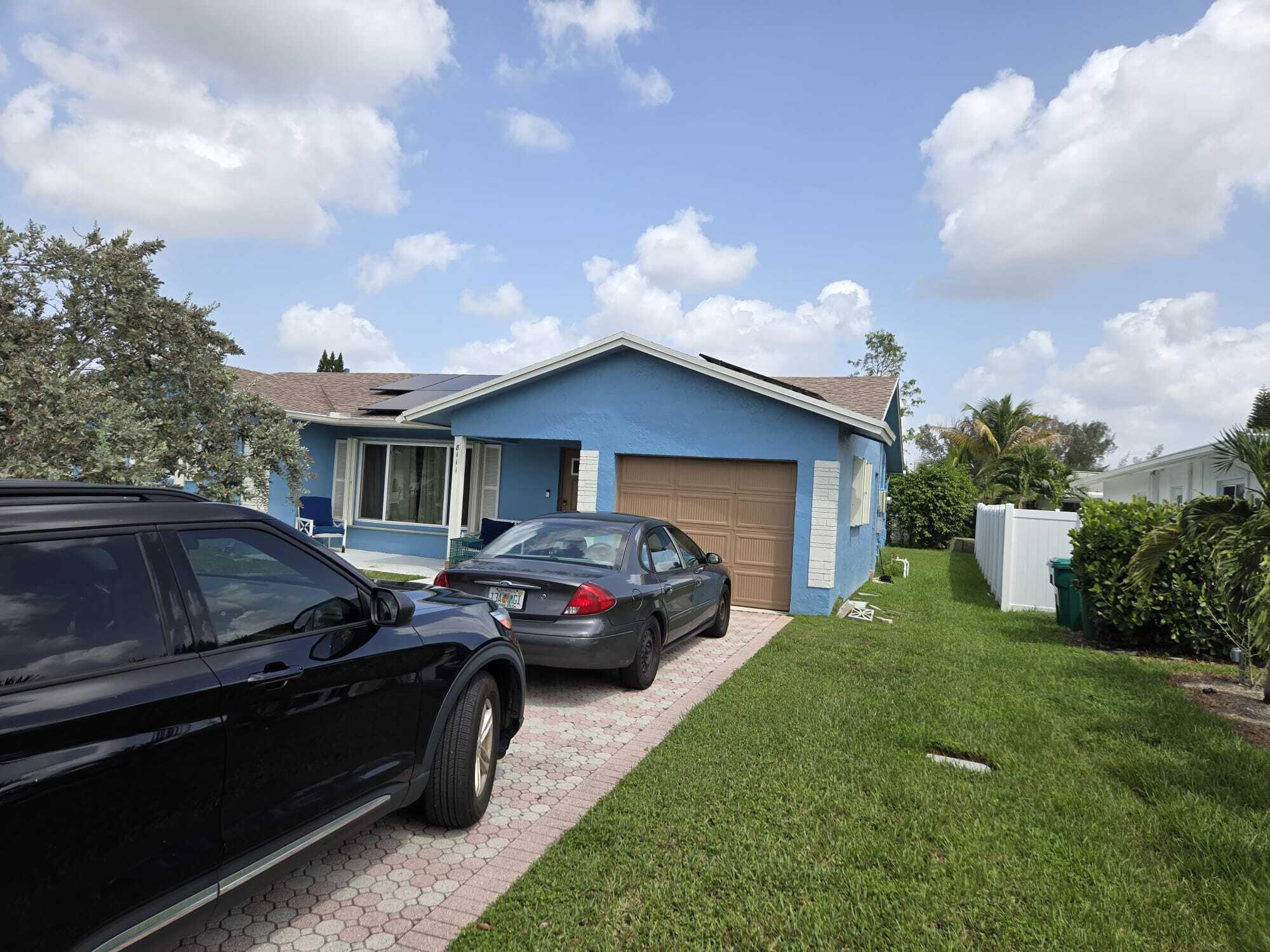 8111 NW 100th Terrace NW — photo