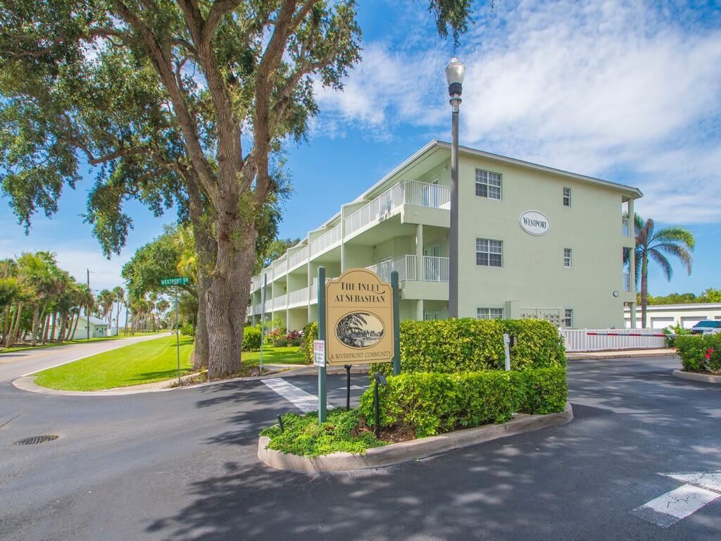 13530 Westport Drive 102 — photo