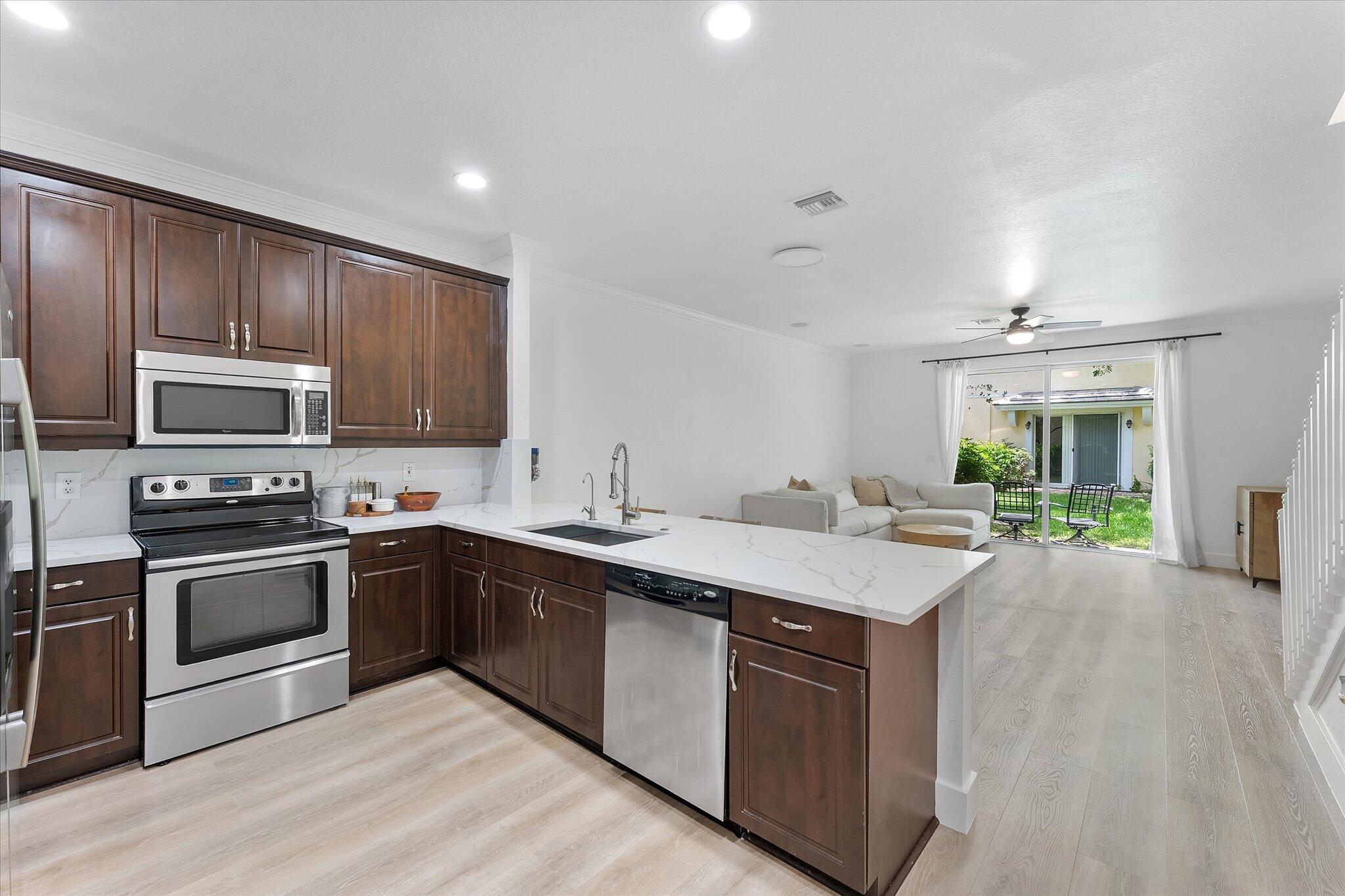 7783 Deercreek Court — photo