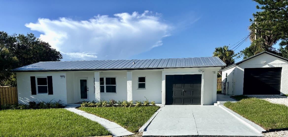 2324 NE Pine Ridge Street — photo