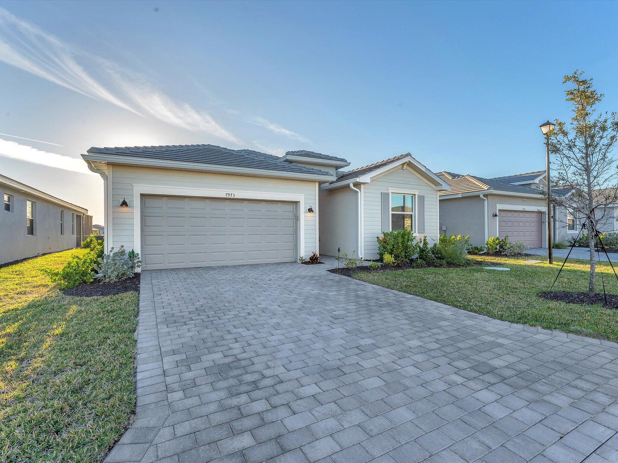7973 Lakes Edge Lane — photo