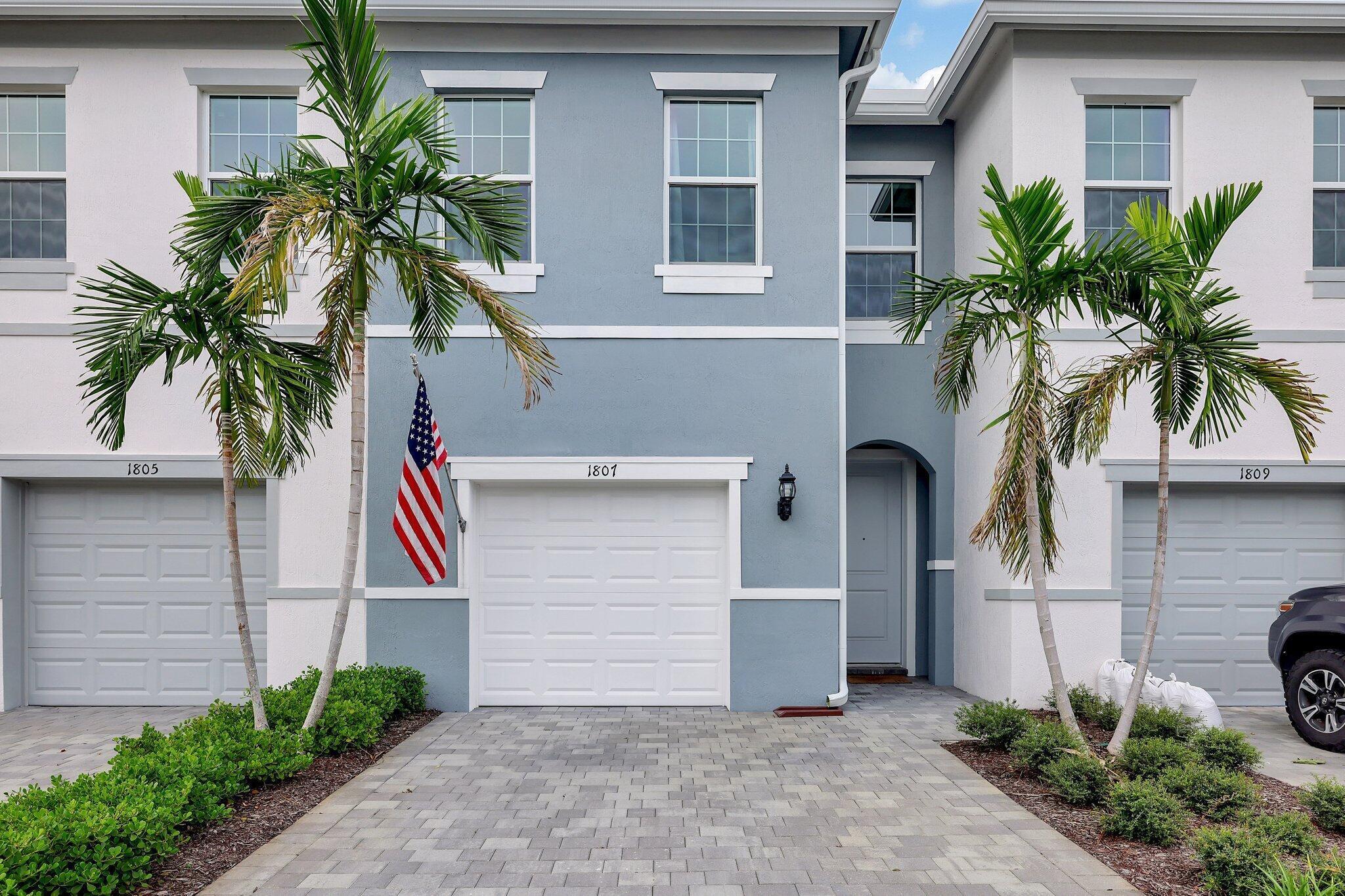 1807 SE Ocean Cove Way — photo