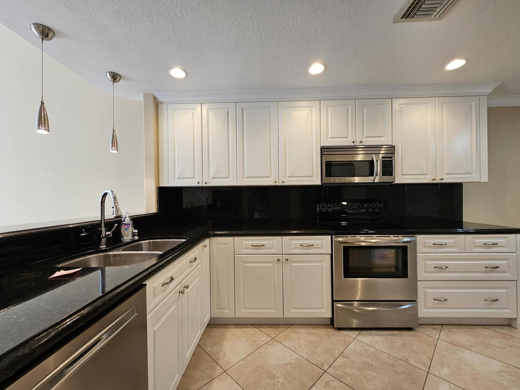 7526 Pinewalk Drive S 174 — photo