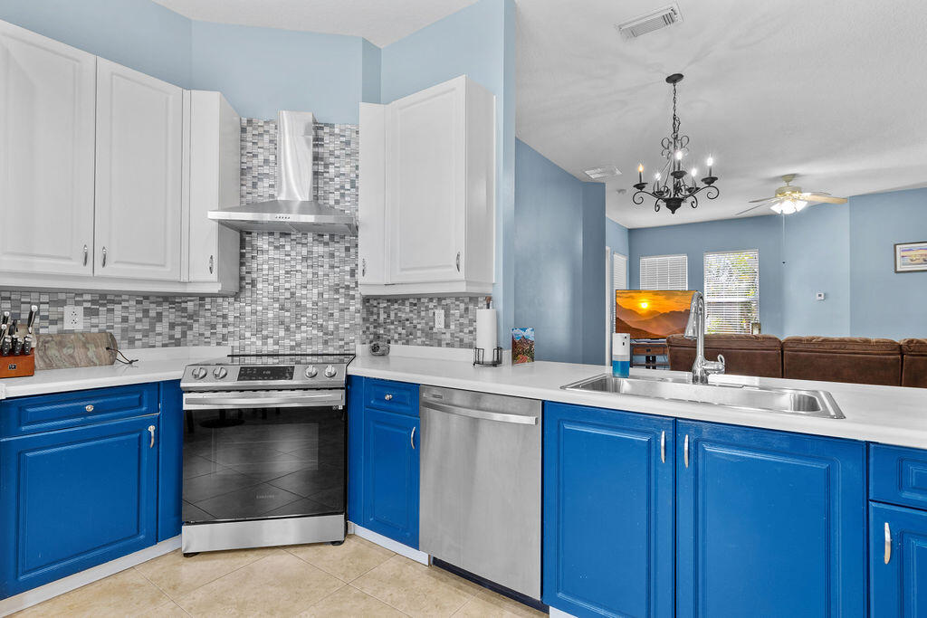 10518 SW Westlawn Boulevard — photo