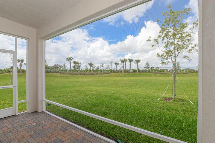 10307 NW Dreamweaver Road — photo