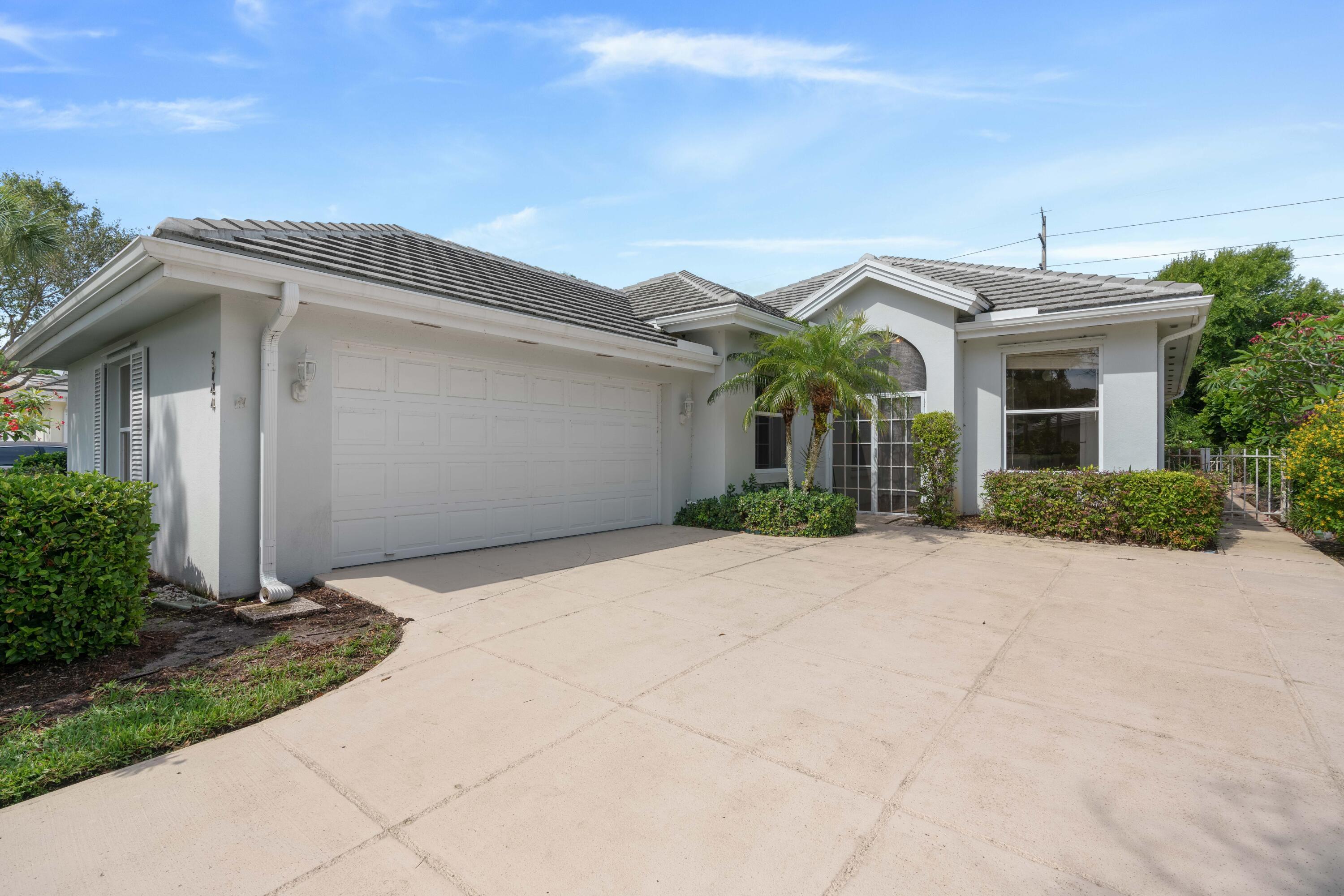 7744 SE Needle Palm Circle — photo