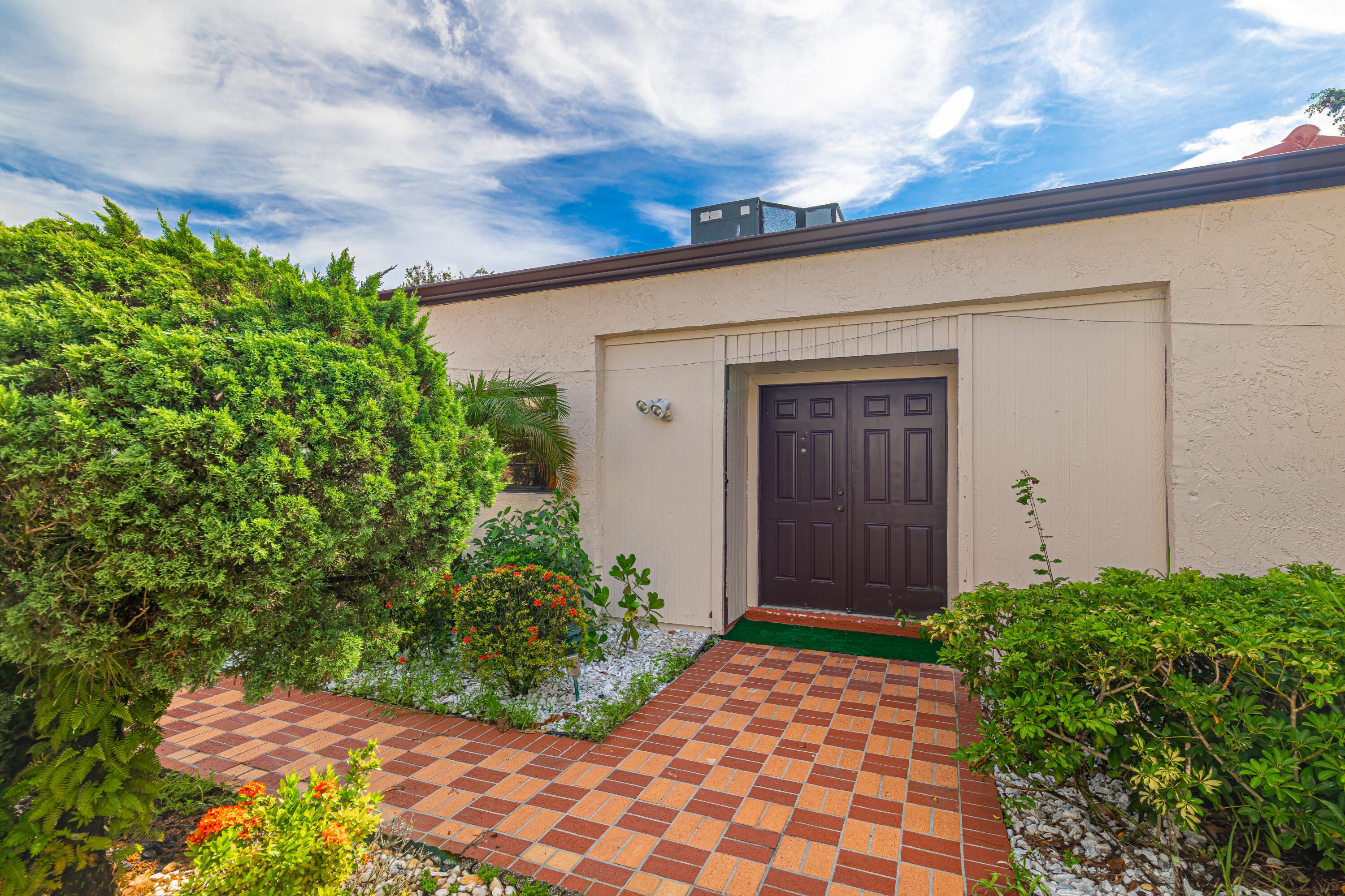 8008 Eastlake Drive — photo